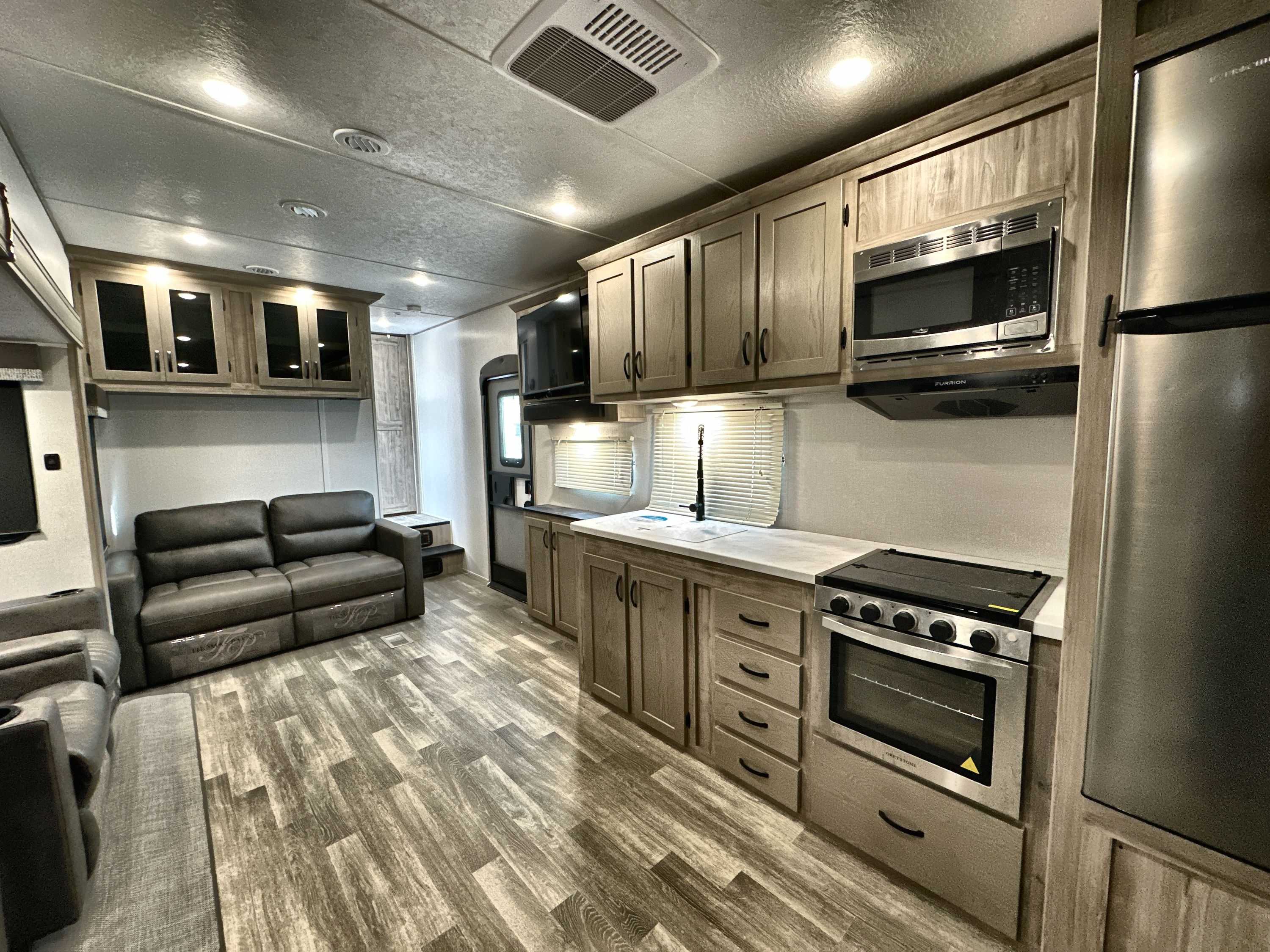 2024 Coachmen CHAPARRAL LITE 368TBH in houghton lake MI