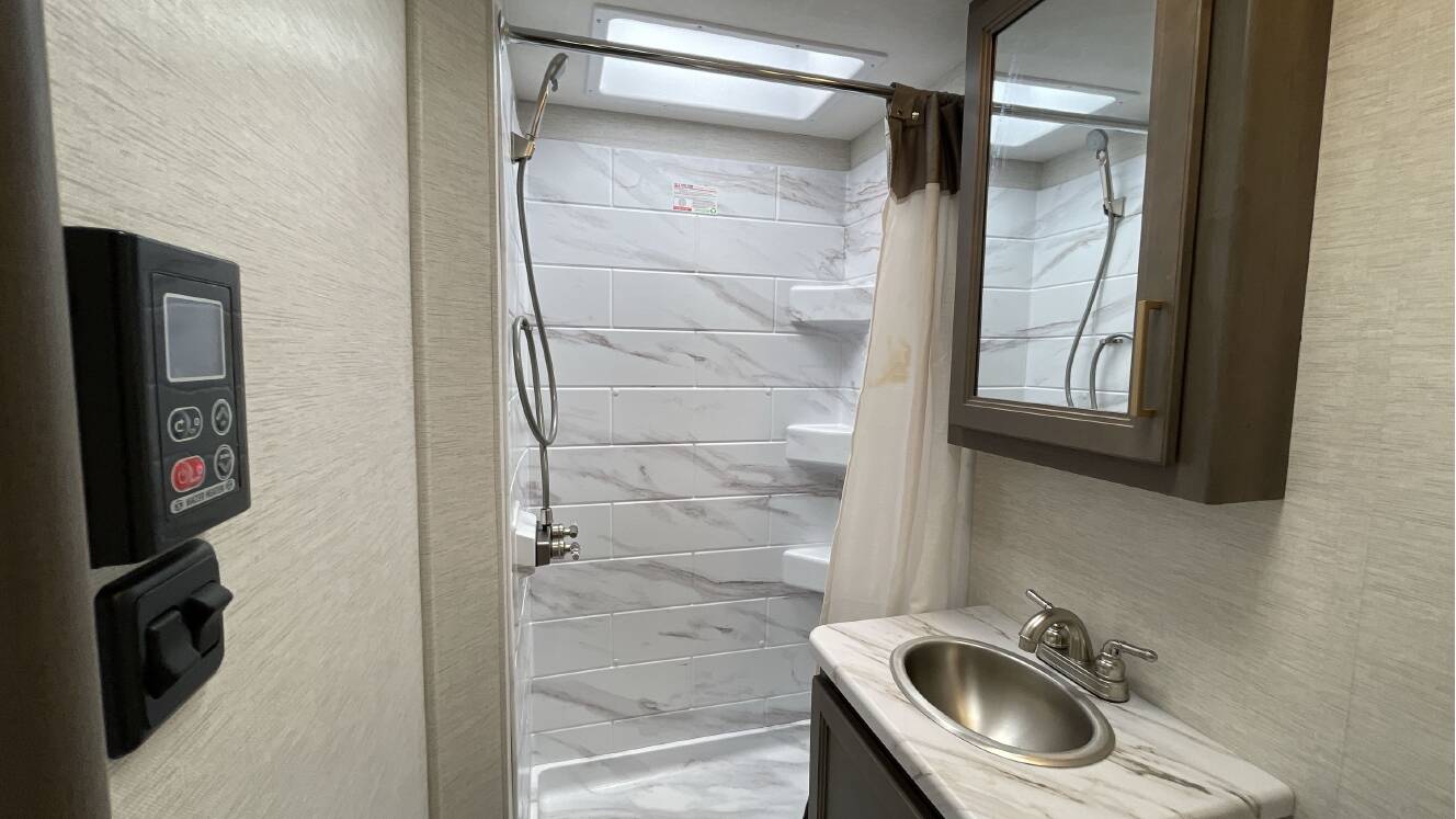 A photo of this 2025 Thor FREEDOM ELITE 22HEF