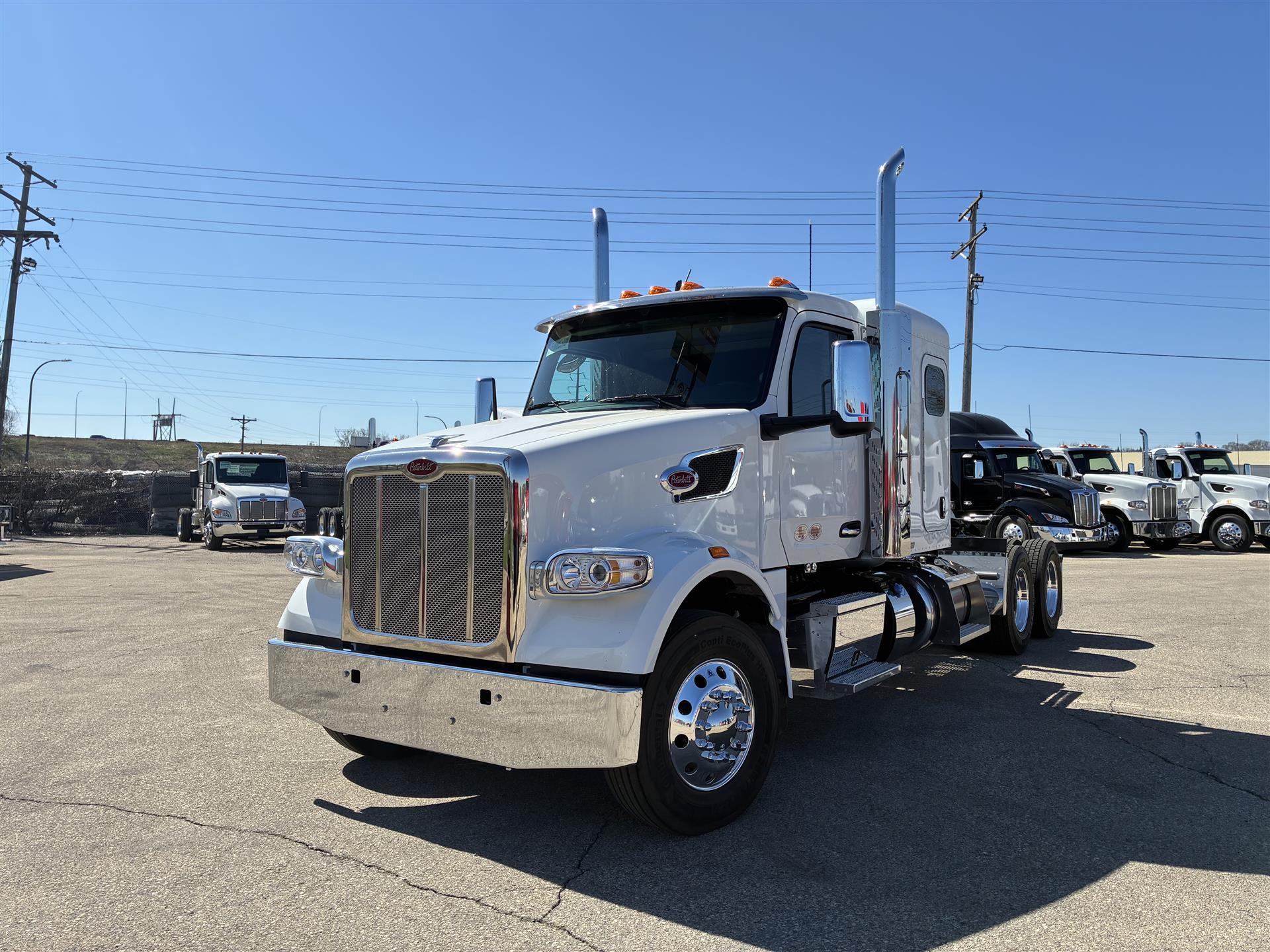 2027 PETERBILT 567 in South Saint Paul, MN