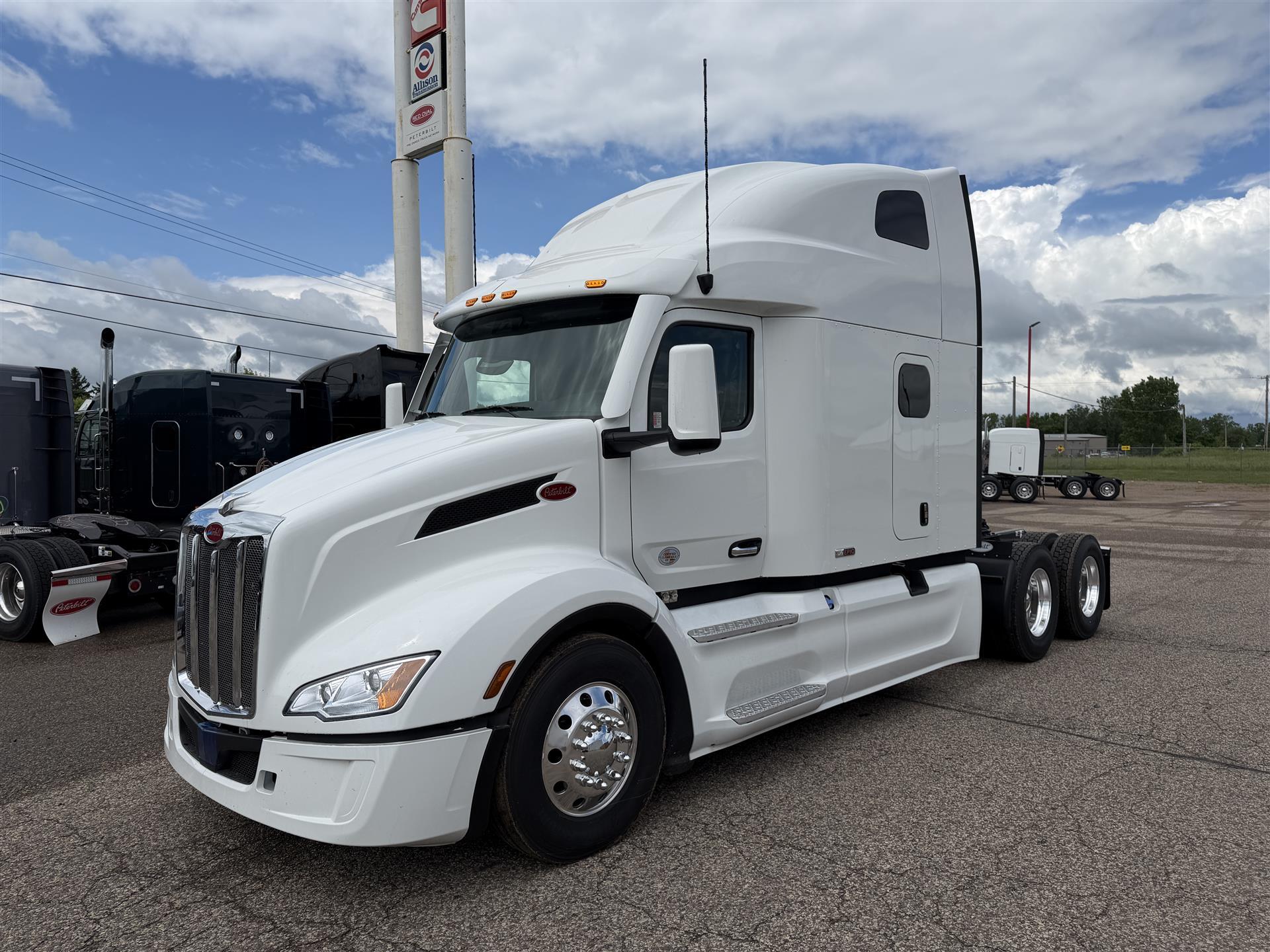 2027 PETERBILT 579 in Eau Claire, WI