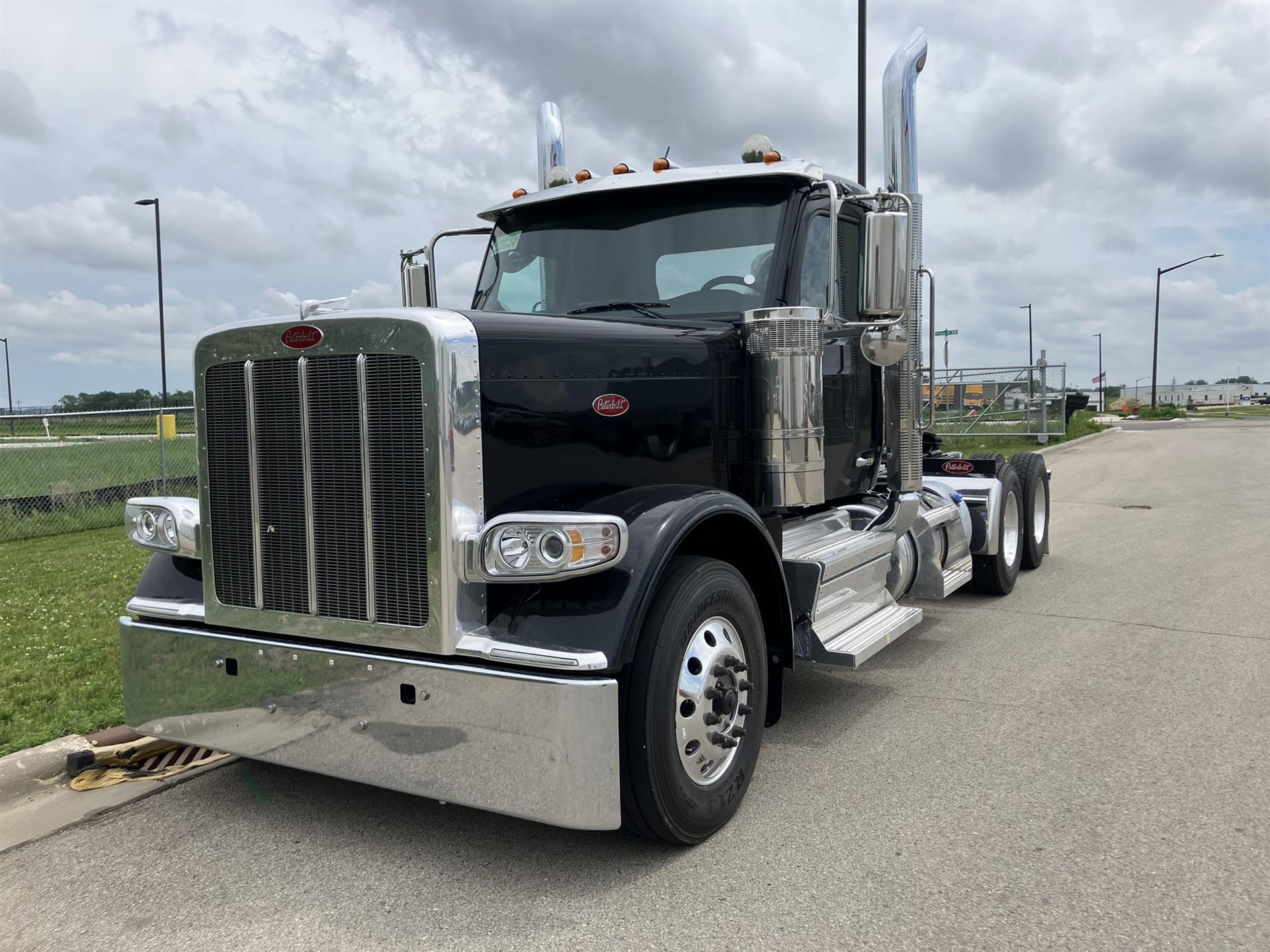 2027 PETERBILT 589 in Stewartville, MN