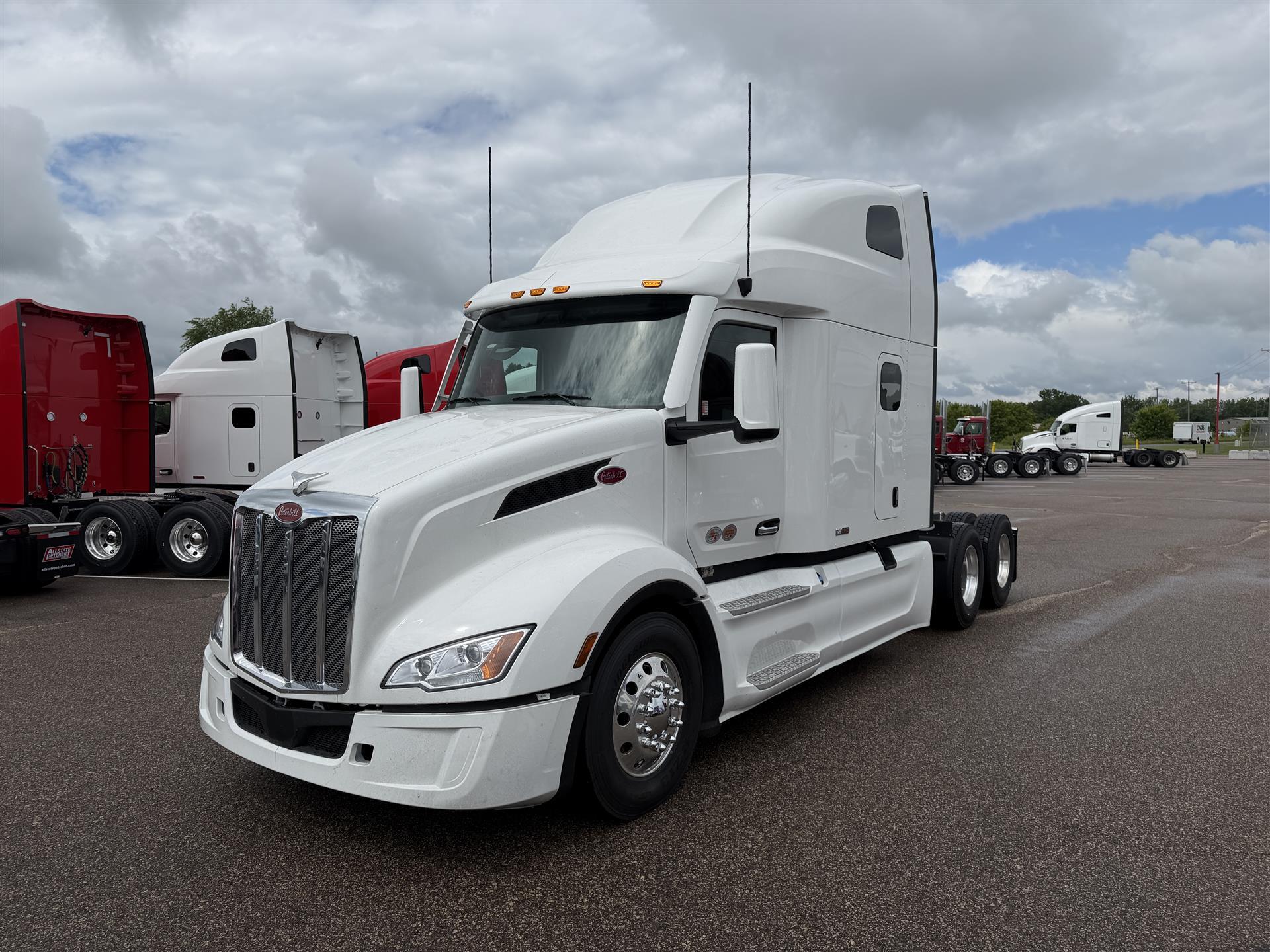 2027 PETERBILT 579 in Eau Claire, WI