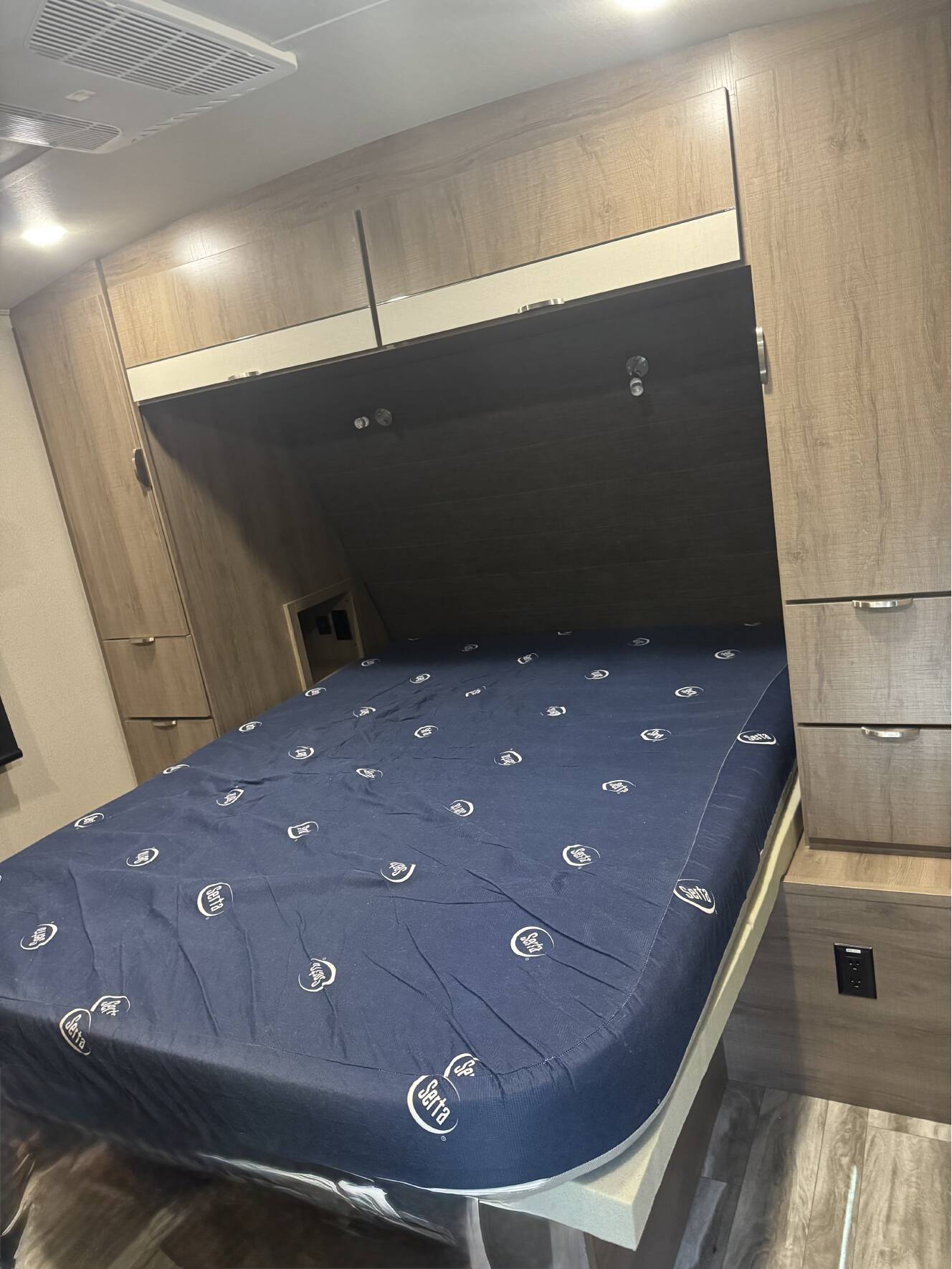 A photo of this 2021 Grand Design IMAGINE 2670MK