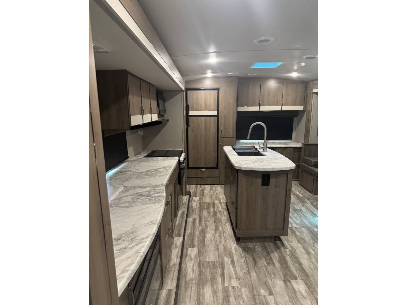 A photo of this 2021 Grand Design IMAGINE 2670MK