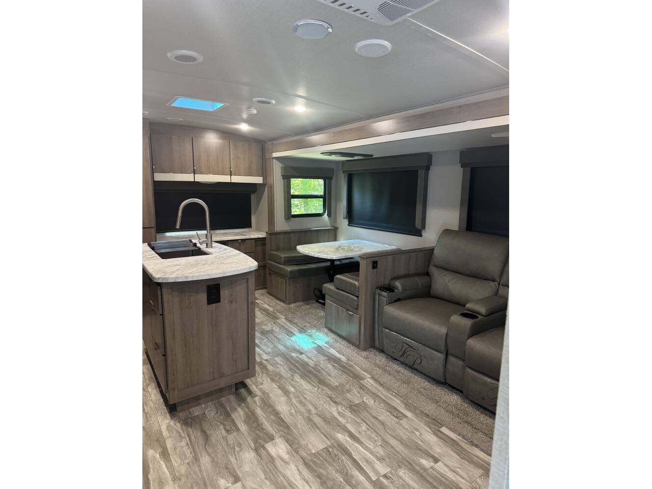 A photo of this 2021 Grand Design IMAGINE 2670MK