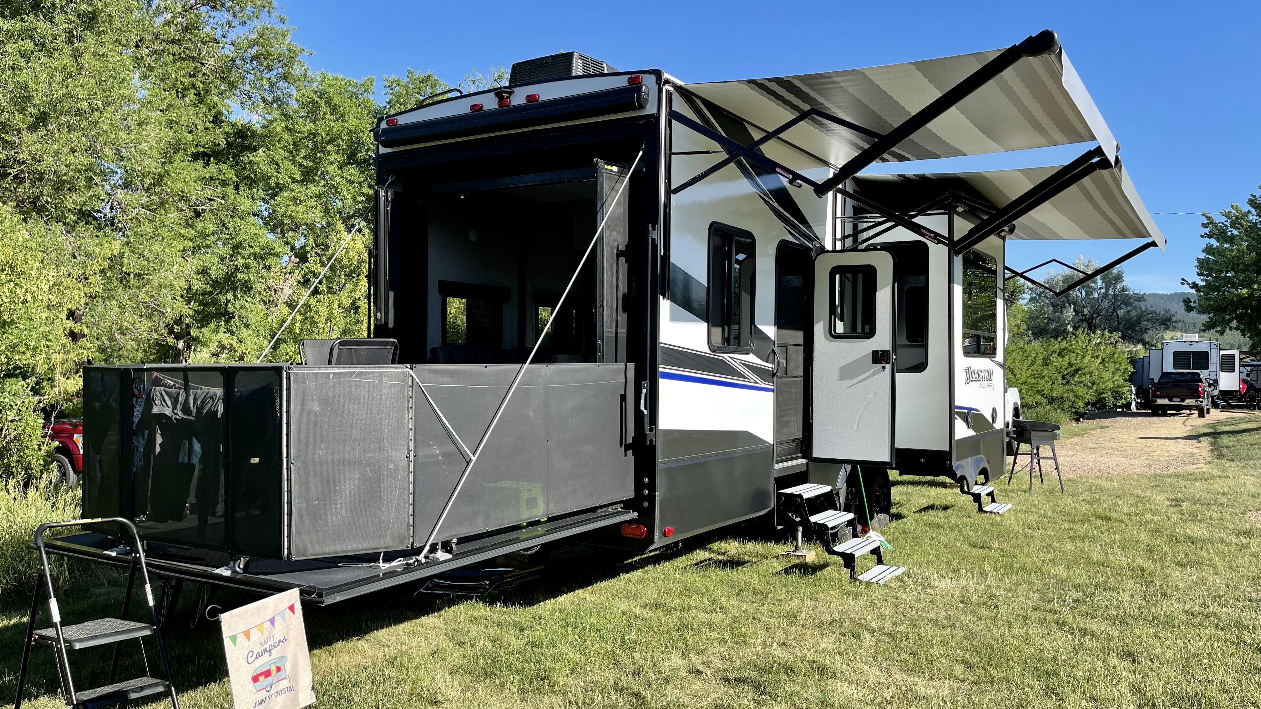 2021 Grand Design MOMENTUM G-CLASS 320G in middleton NH