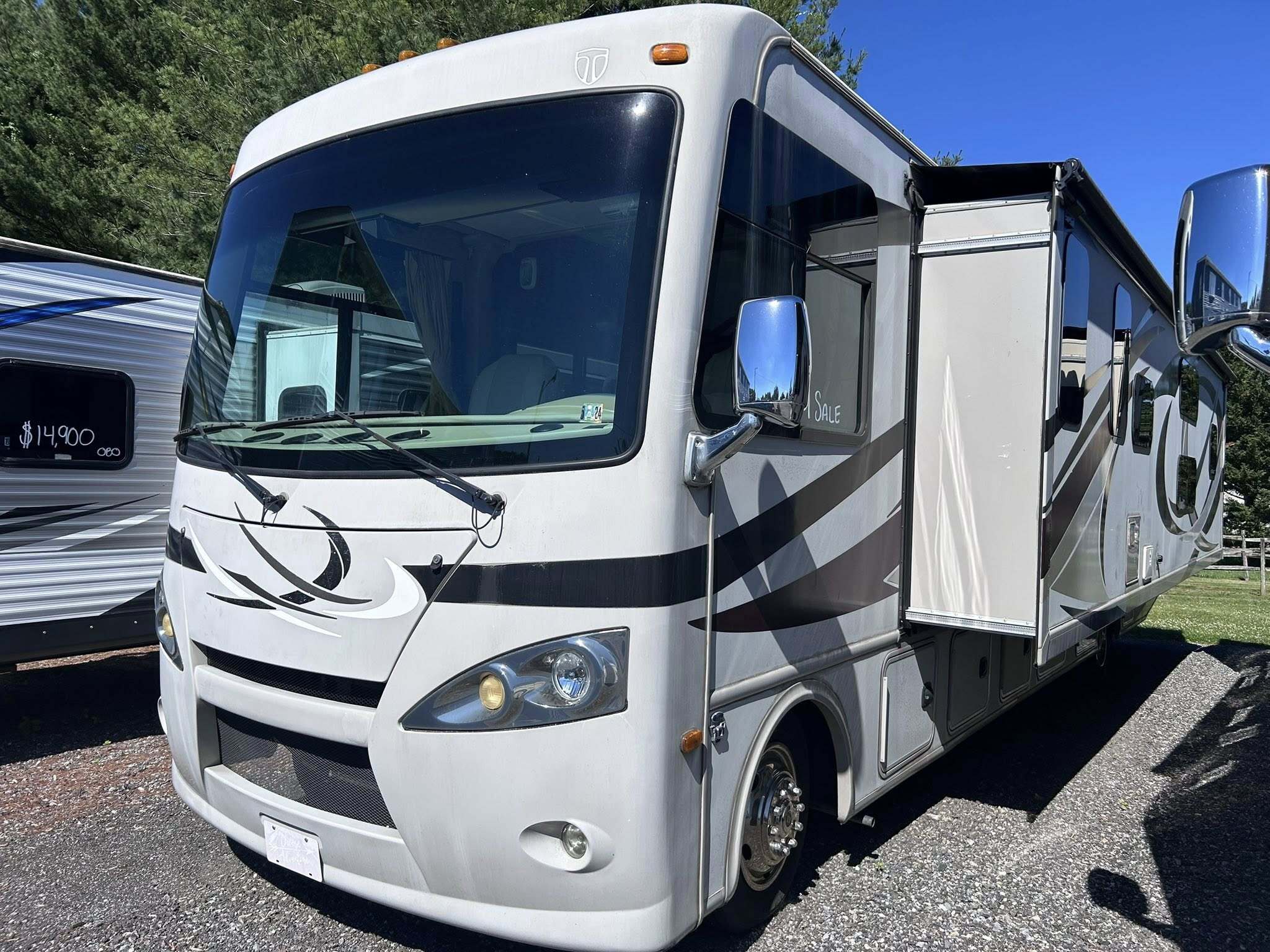 2014 Thor Motor Coach HURRICANE 34J in honey brook PA