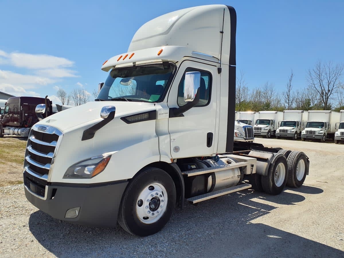 2020 FREIGHTLINER CASCADIA 116 in Indianapolis, IN