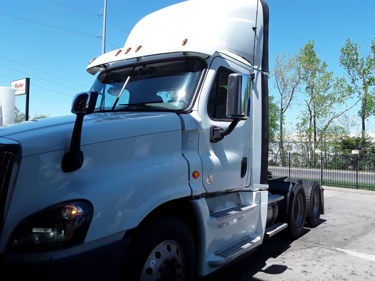 2020 FREIGHTLINER CASCADIA 125 in Kansas City, MO