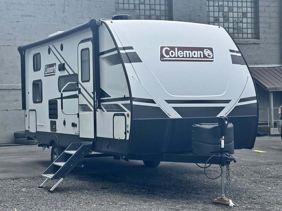2023 Coleman LIGHT 1905BH in syracuse NY