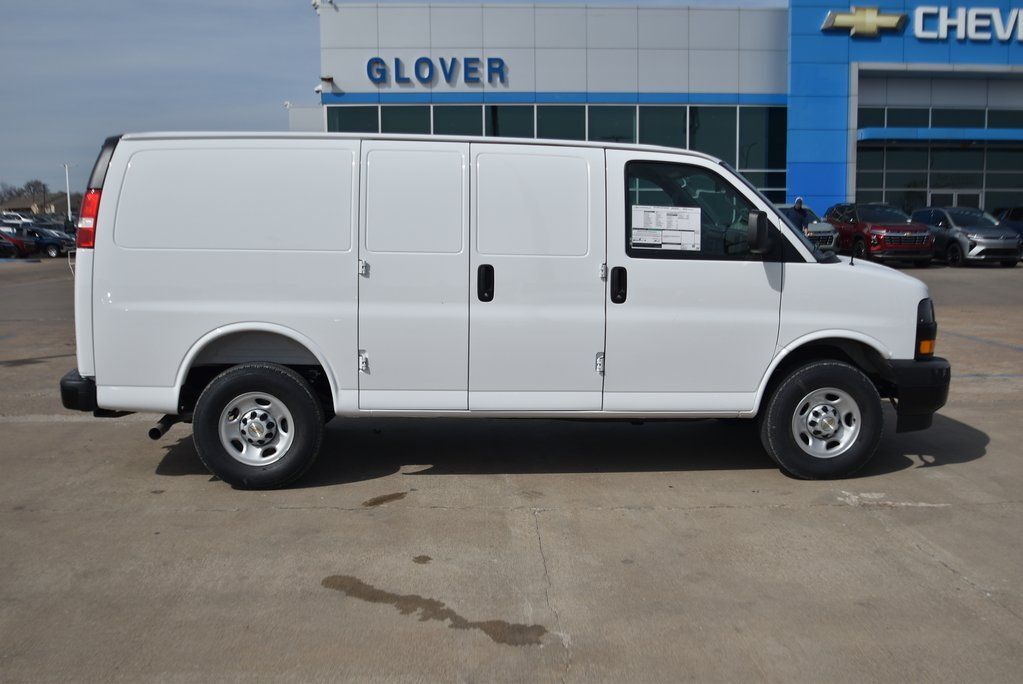 2026 CHEVROLET Express 2500 in Tulsa, OK