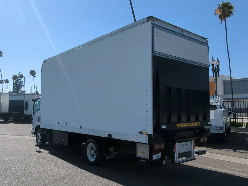 2017 ISUZU NRR