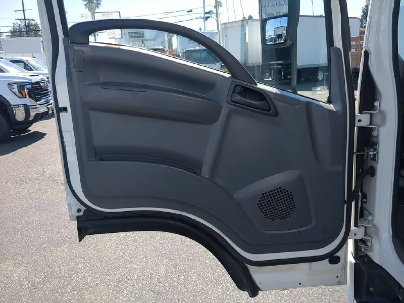 2017 ISUZU NRR