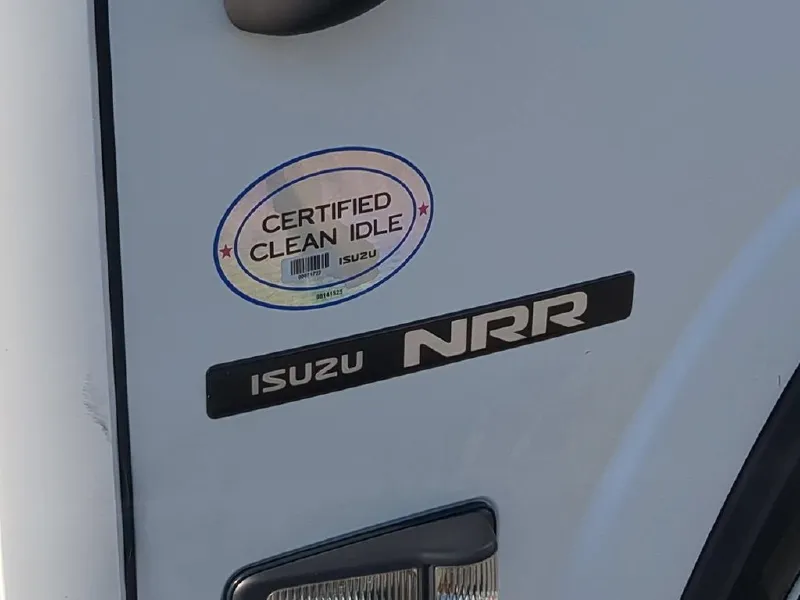 2017 ISUZU NRR
