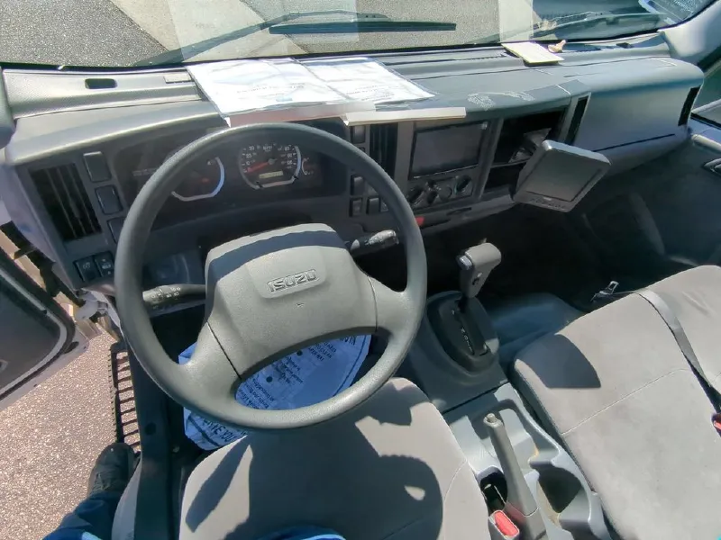 2017 ISUZU NRR