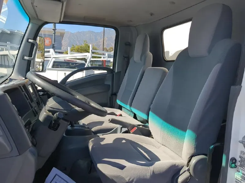 2017 ISUZU NRR