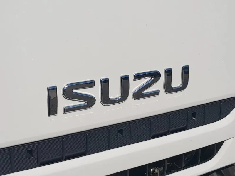 2017 ISUZU NRR