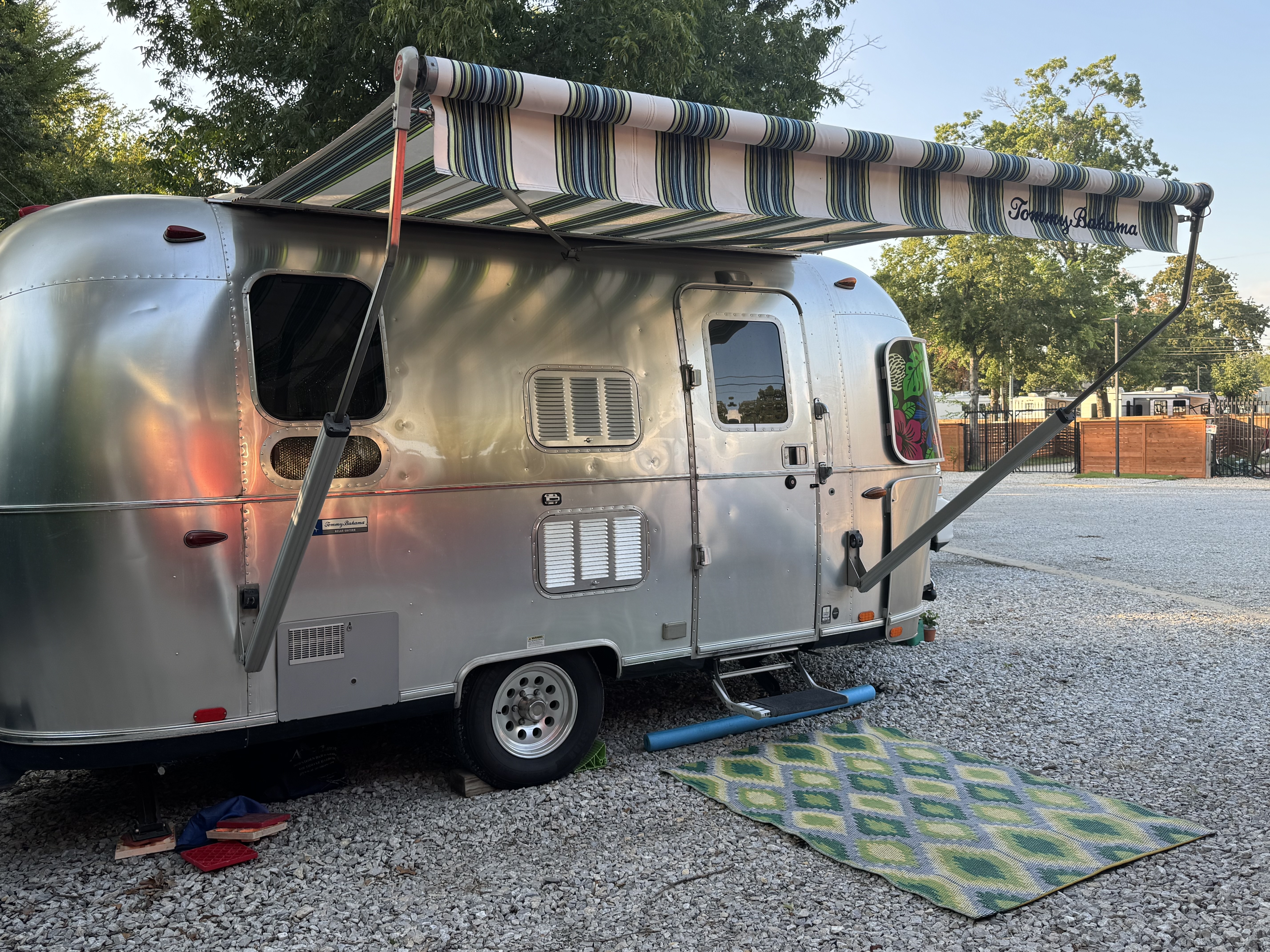 2019 Airstream TOMMY BAHAMA 19CB in french settlement LA