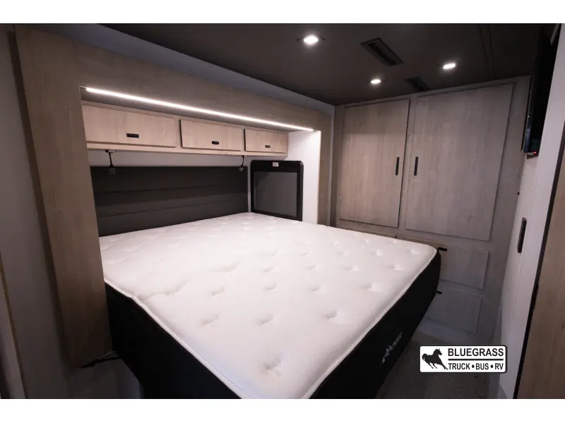 2026 GRAND DESIGN LINEAGE SERIES F 31ZW