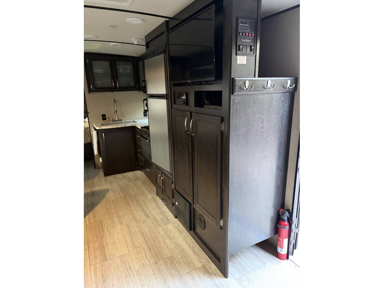 A photo of this 2017 Grand Design IMAGINE 2800BH