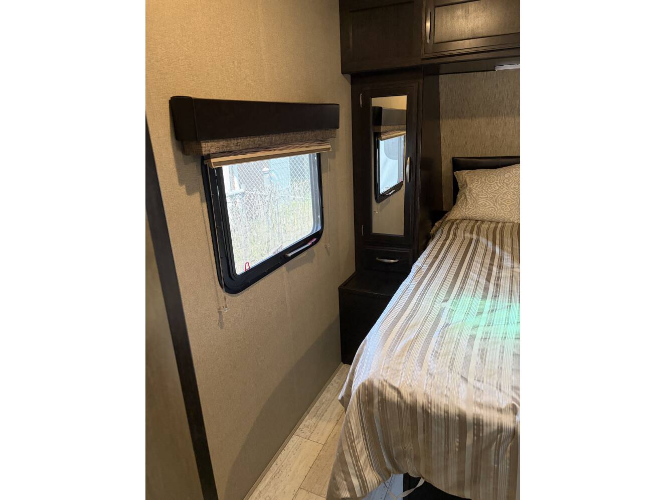 A photo of this 2017 Grand Design IMAGINE 2800BH