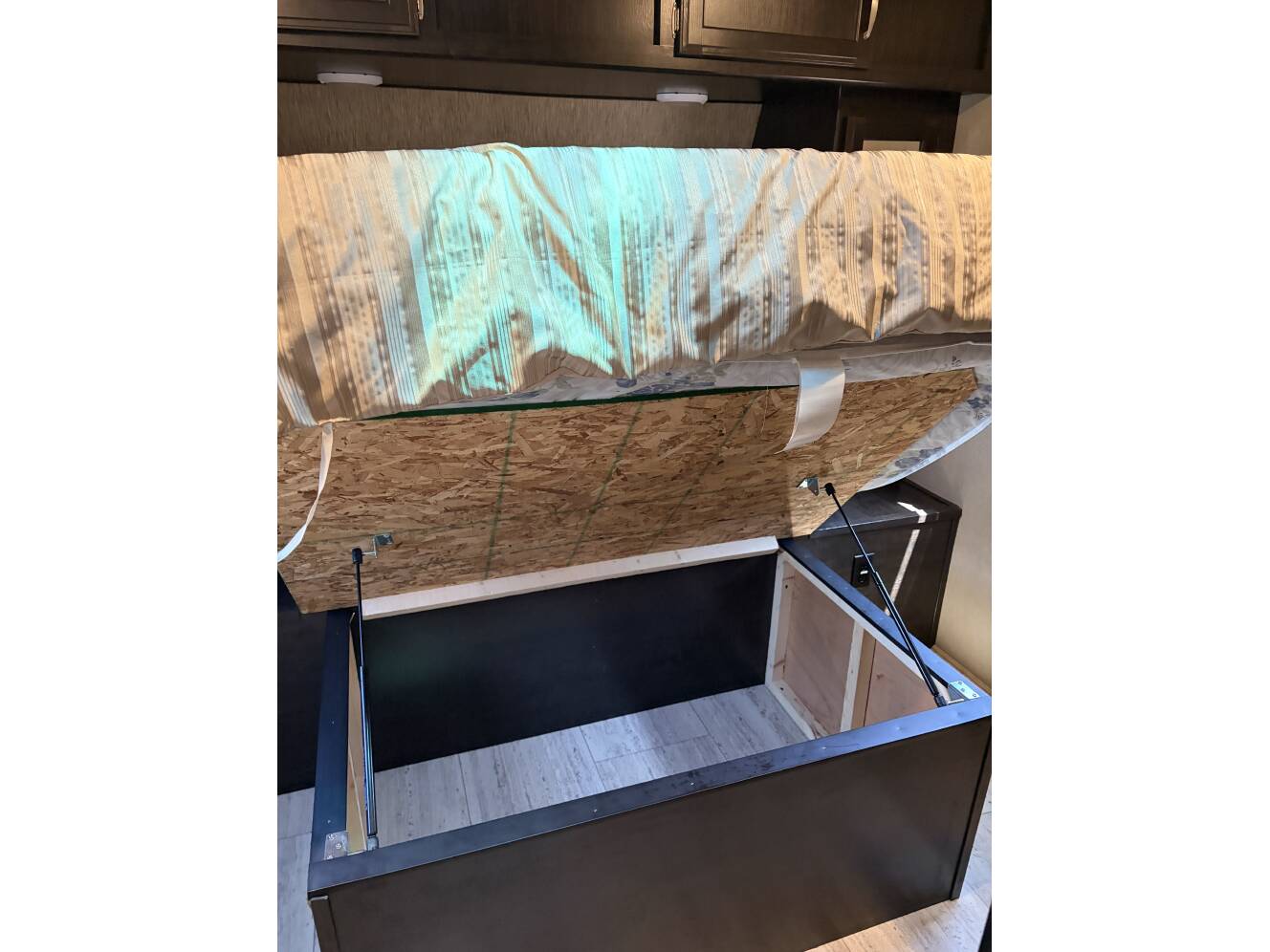 A photo of this 2017 Grand Design IMAGINE 2800BH