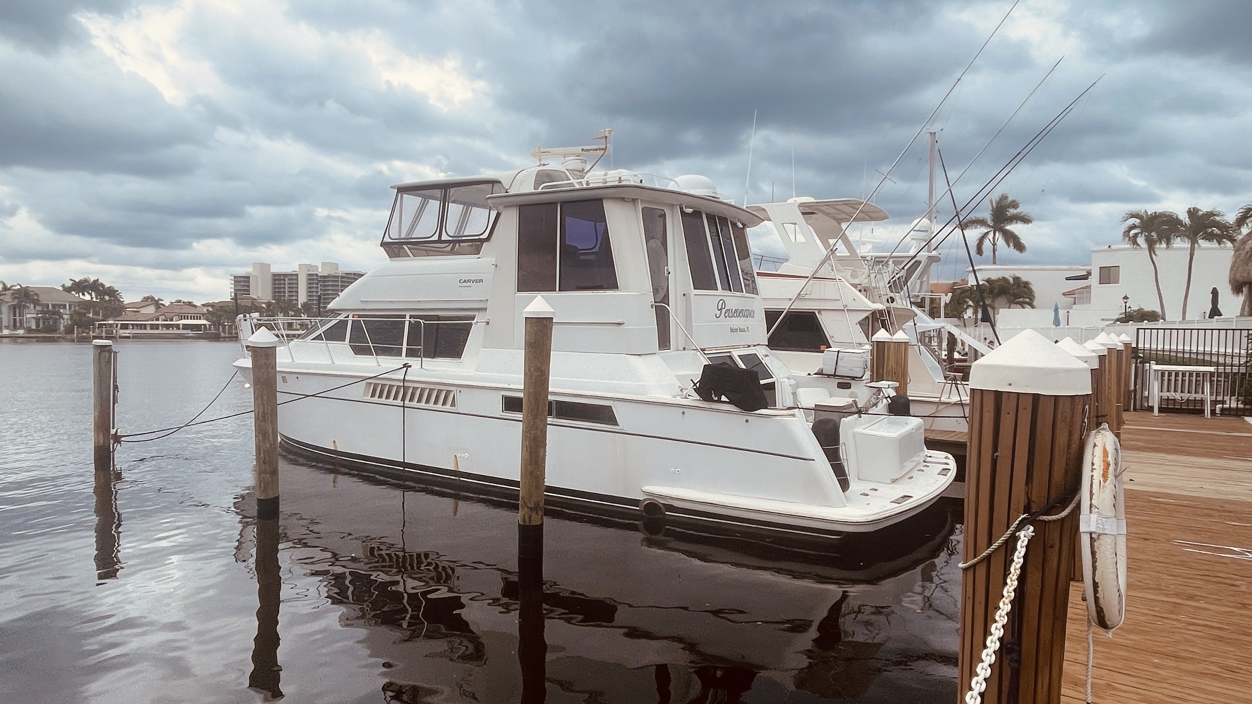 1997 Carver Yachts 500 COCKPIT MY in pompano beach FL