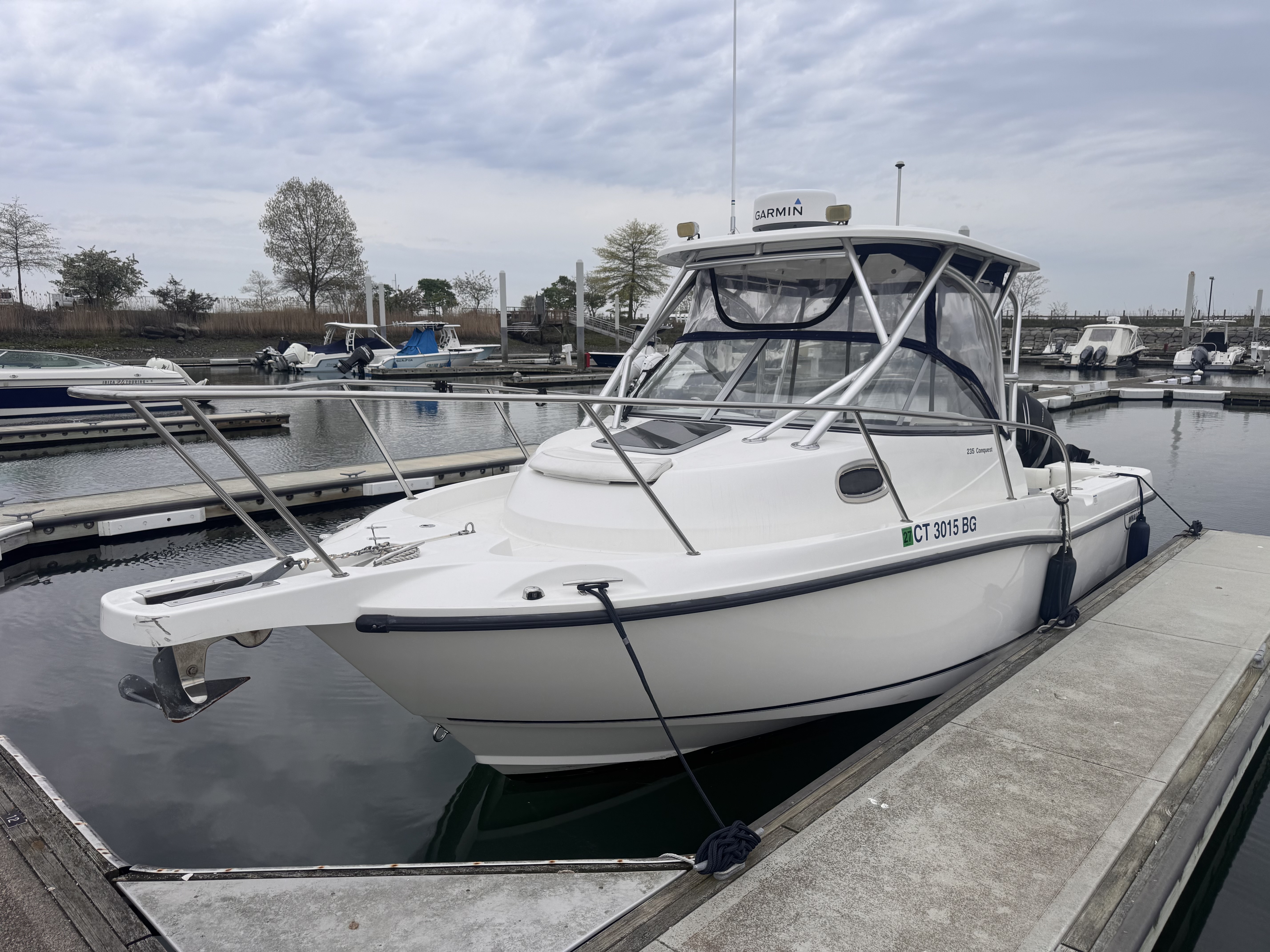 2012 Boston Whaler 235 CONQUEST in new york NY