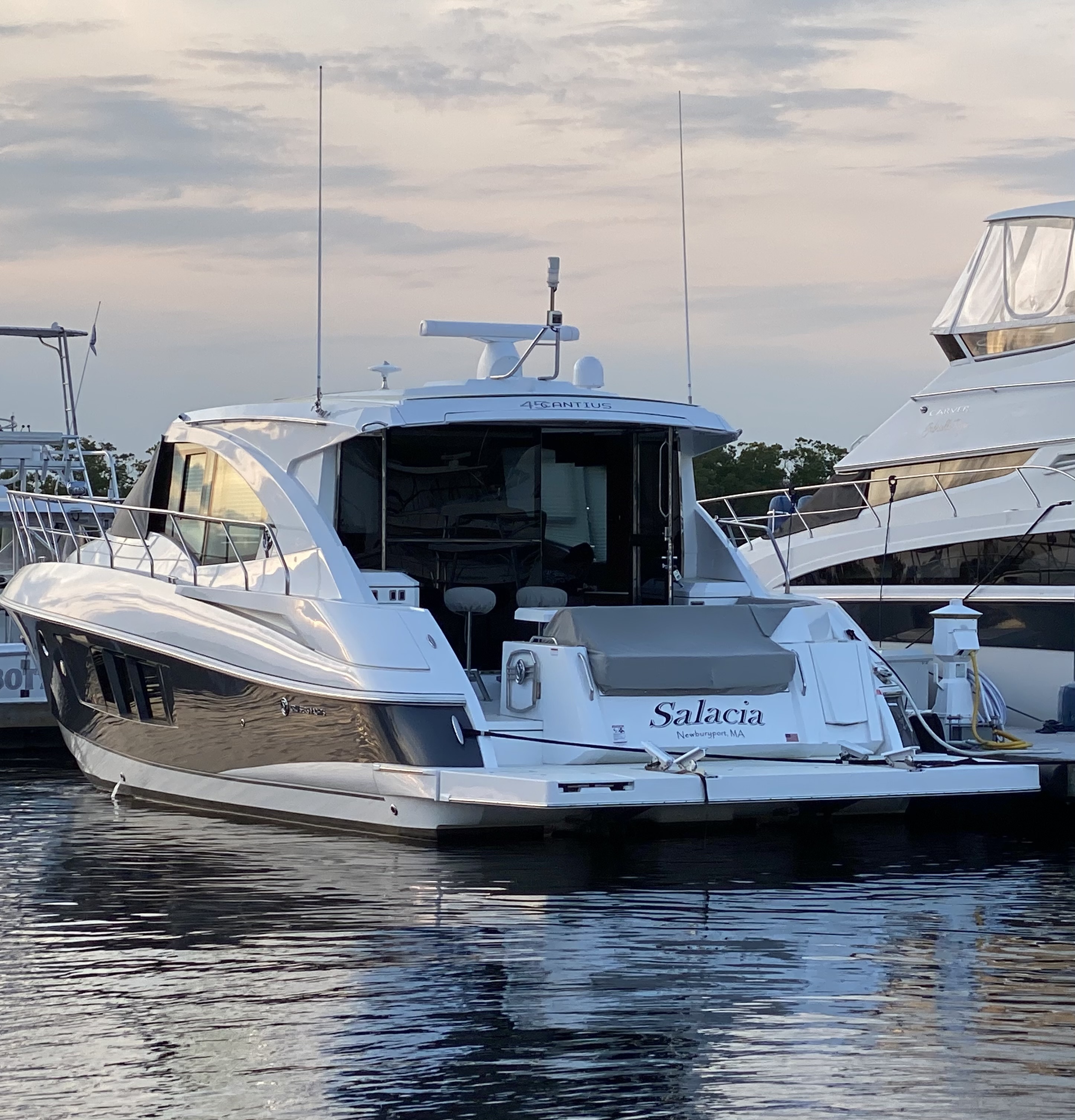 2018 Cruisers Yachts 45 CANTIUS in danvers MA