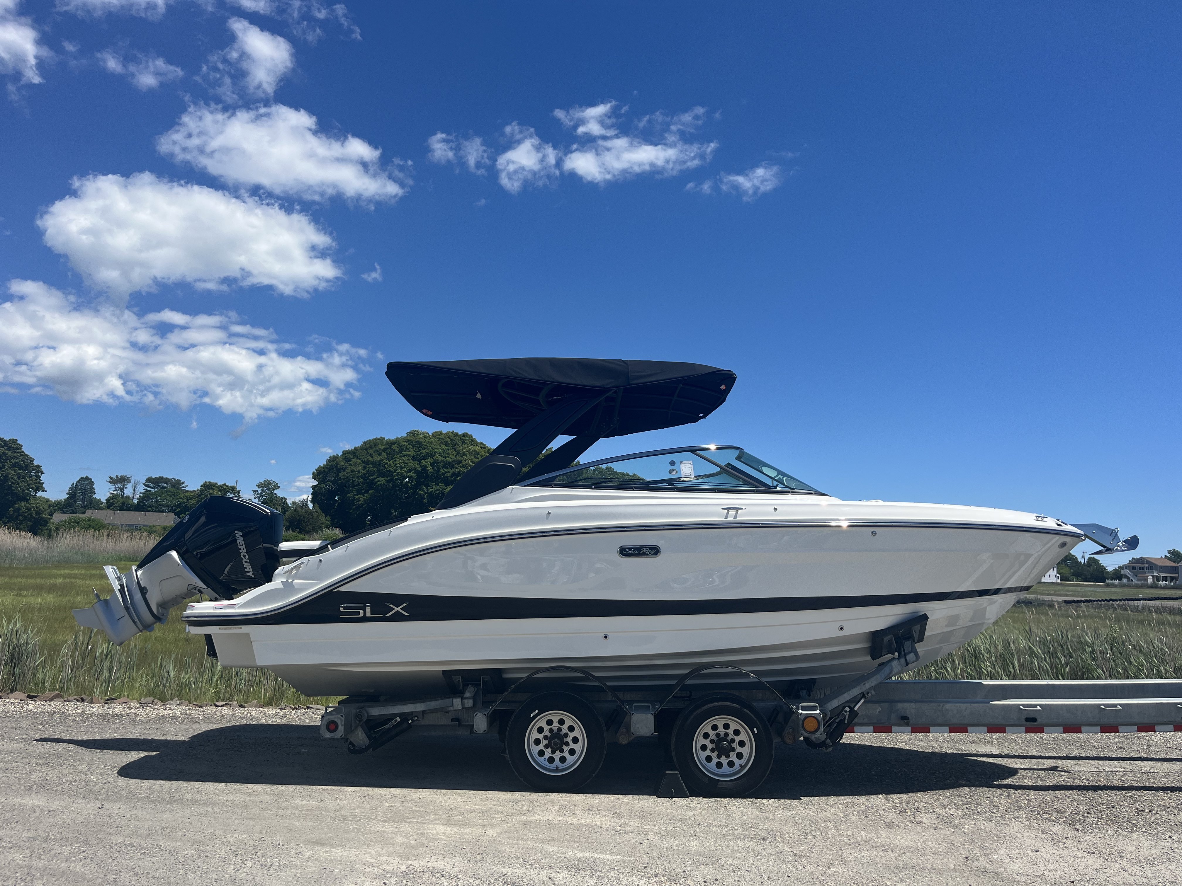 2026 Sea Ray SLX 260 Outboard W 230 in westbrook CT