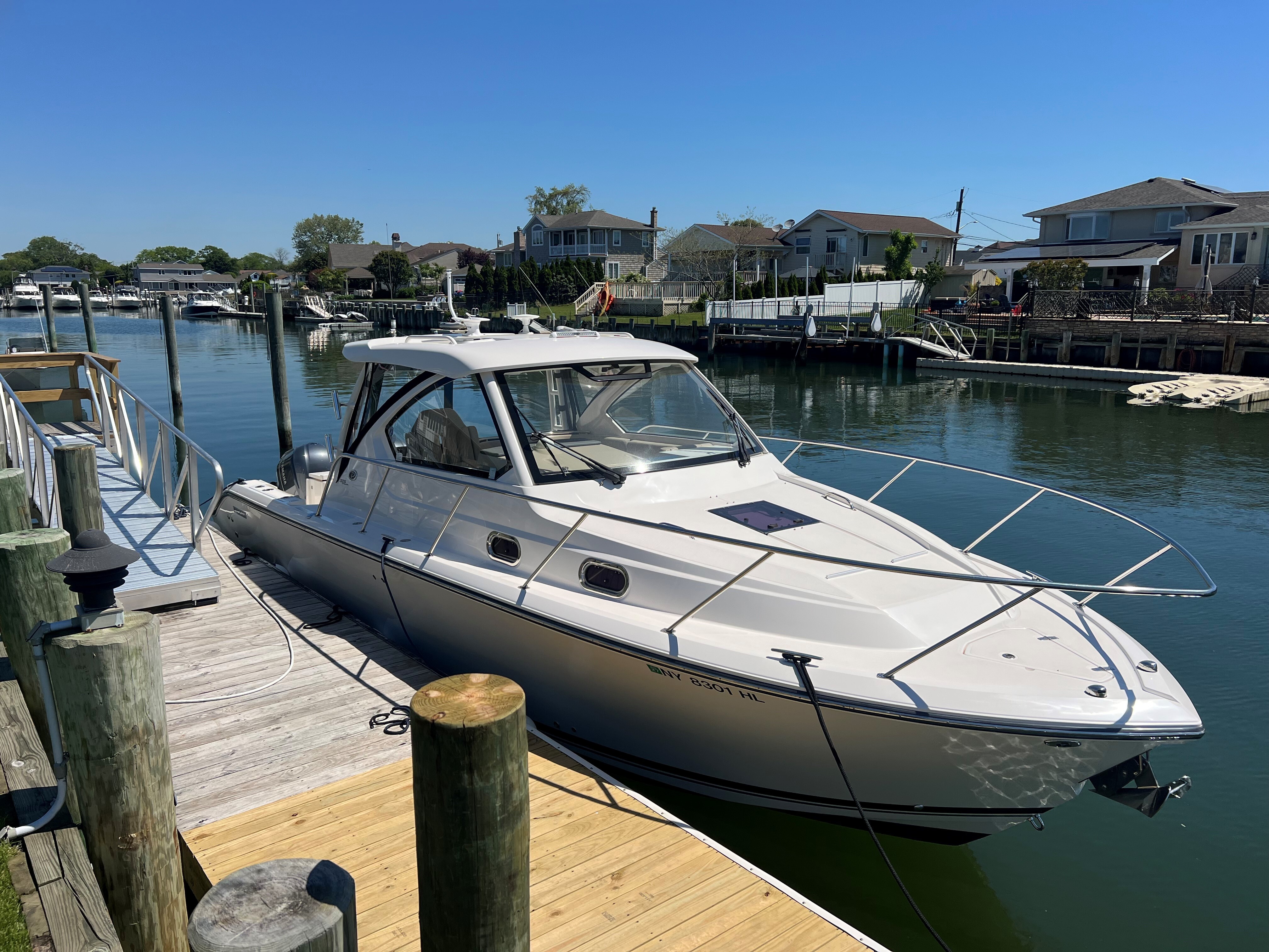 2015 Pursuit 325 OS OFFSHORE NAN in washington CT