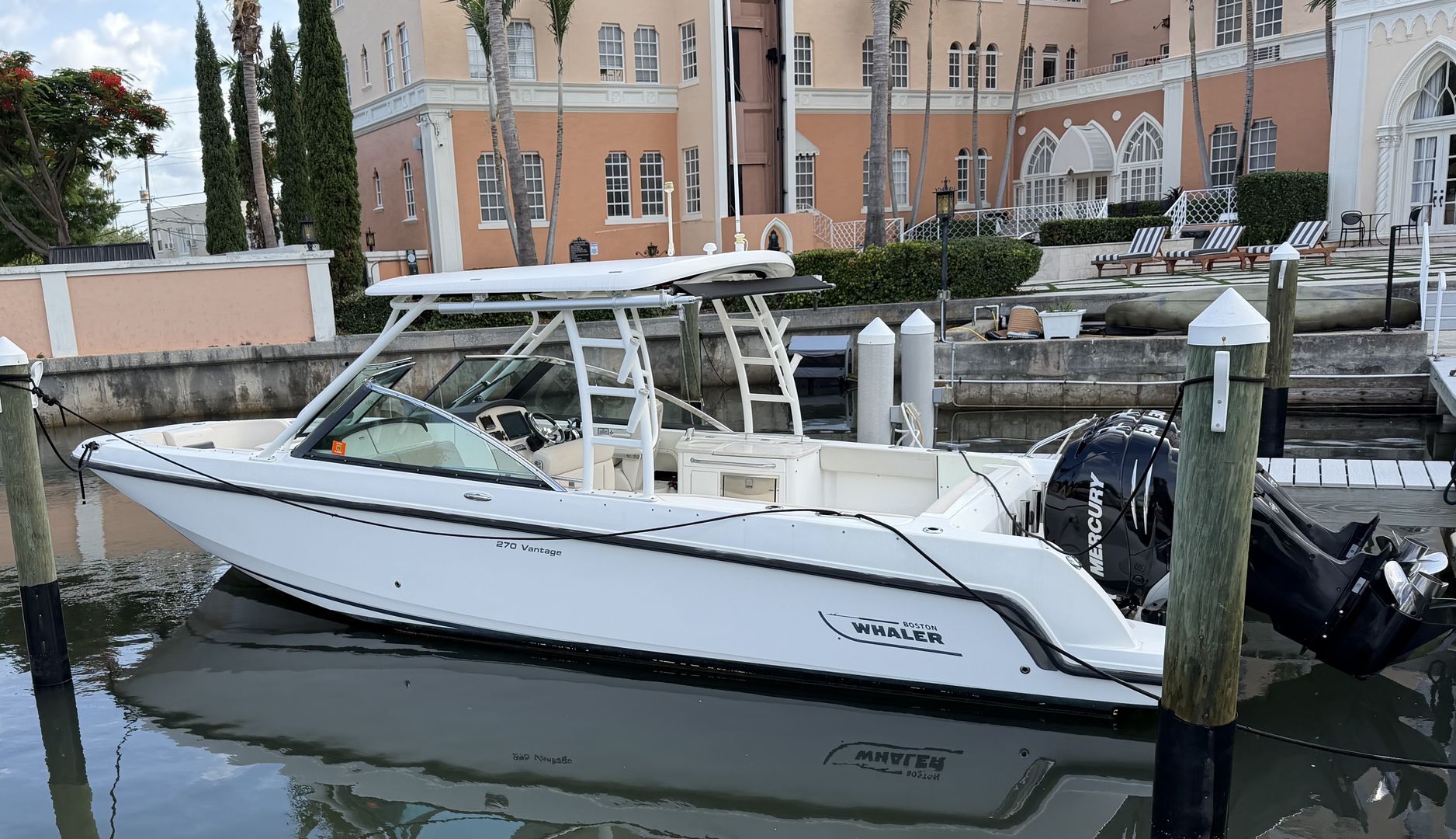 2016 Boston Whaler 270 VANTAGE 320 in st. petersburg FL