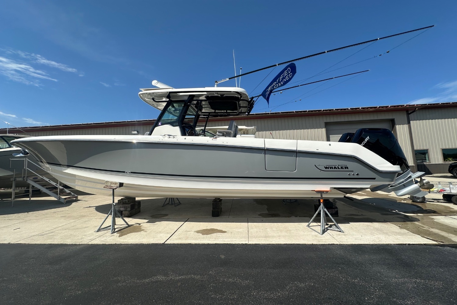 2024 Boston Whaler 330 Outrage in ocean view NJ