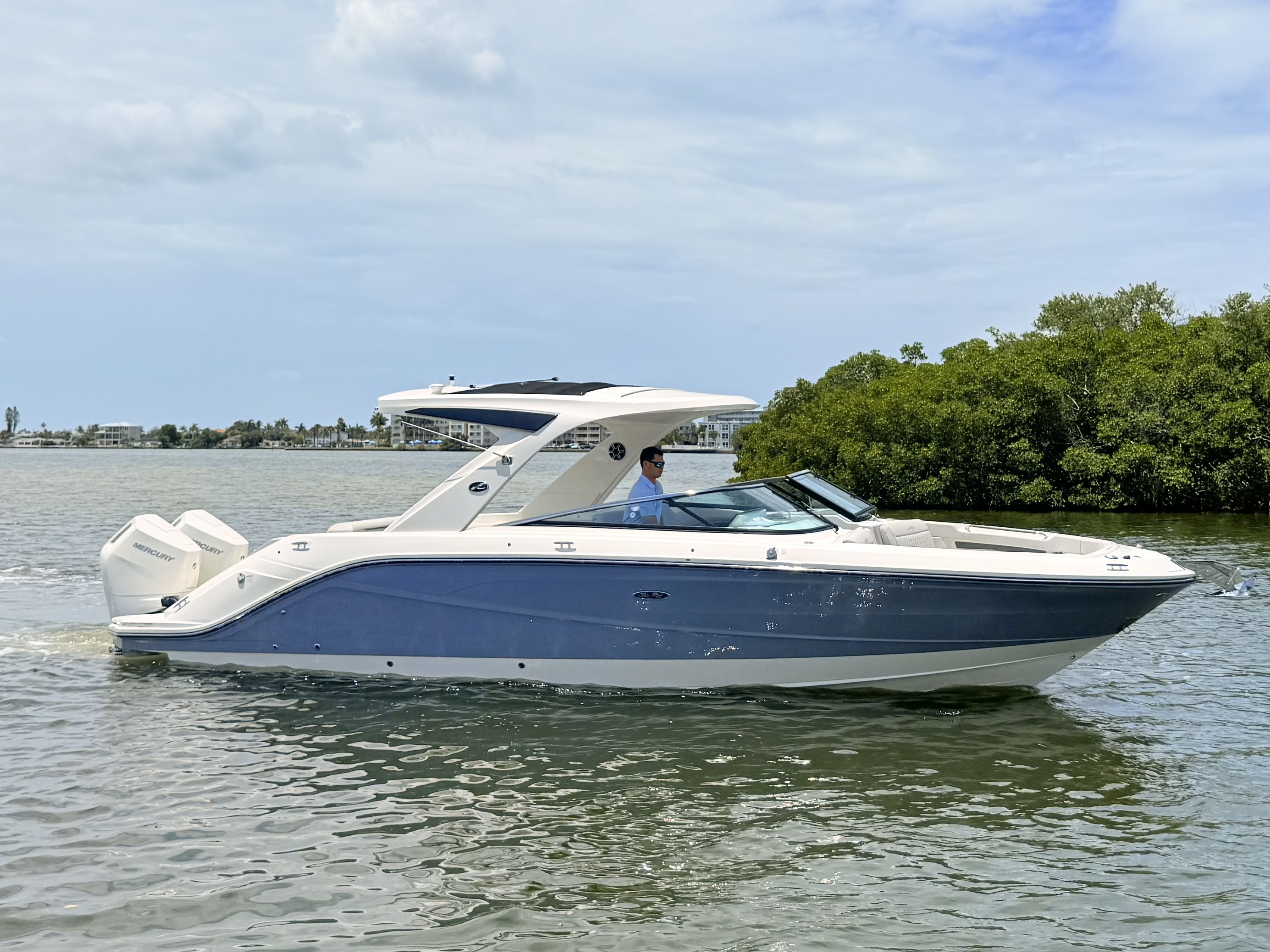 2026 Sea Ray SLX 310 Outboard W 230 in st petersburg FL