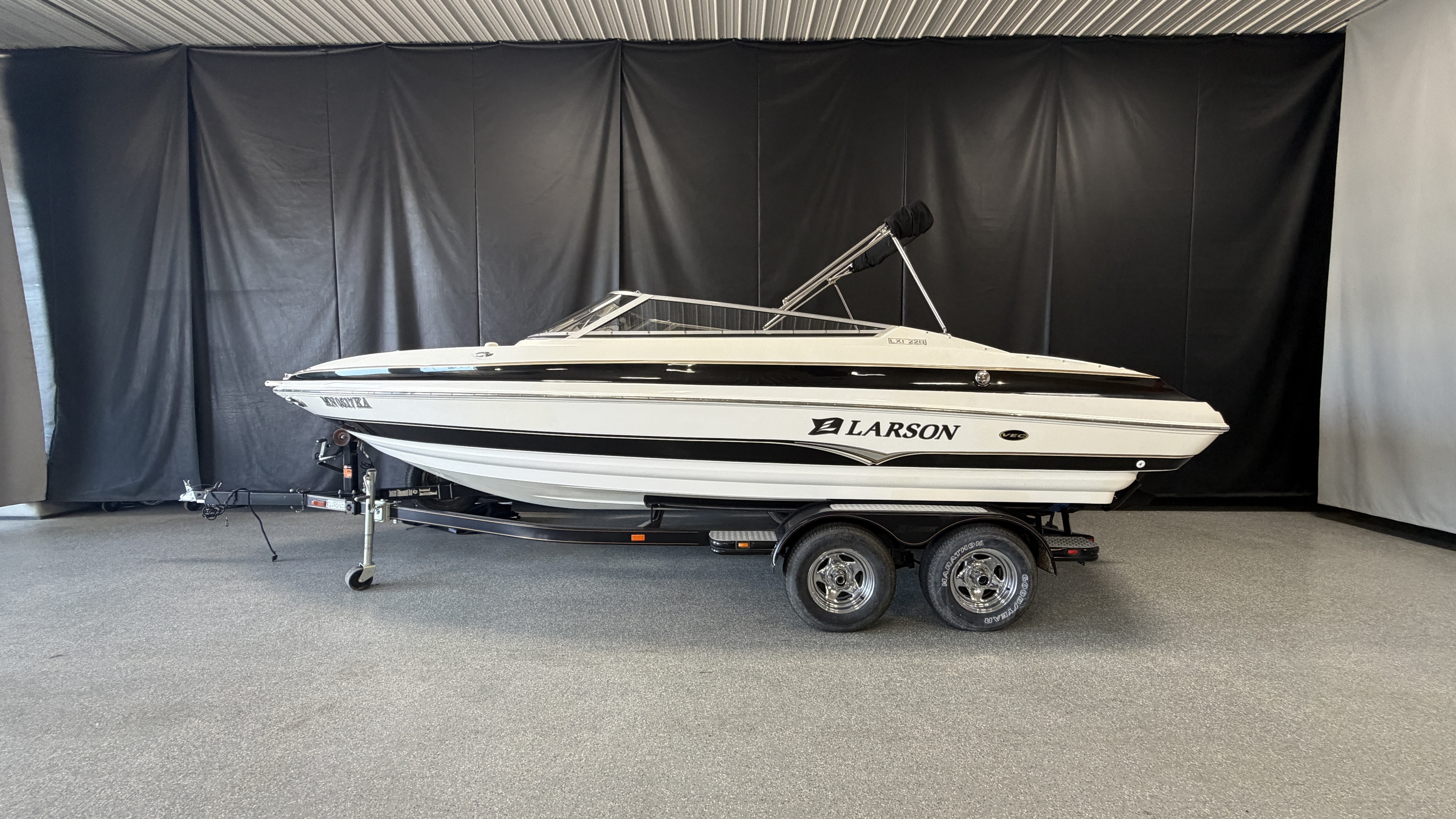 2005 Larson 228 LXI 292 I/O in nisswa MN