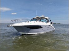 Sea Ray SLX 360 Preview image