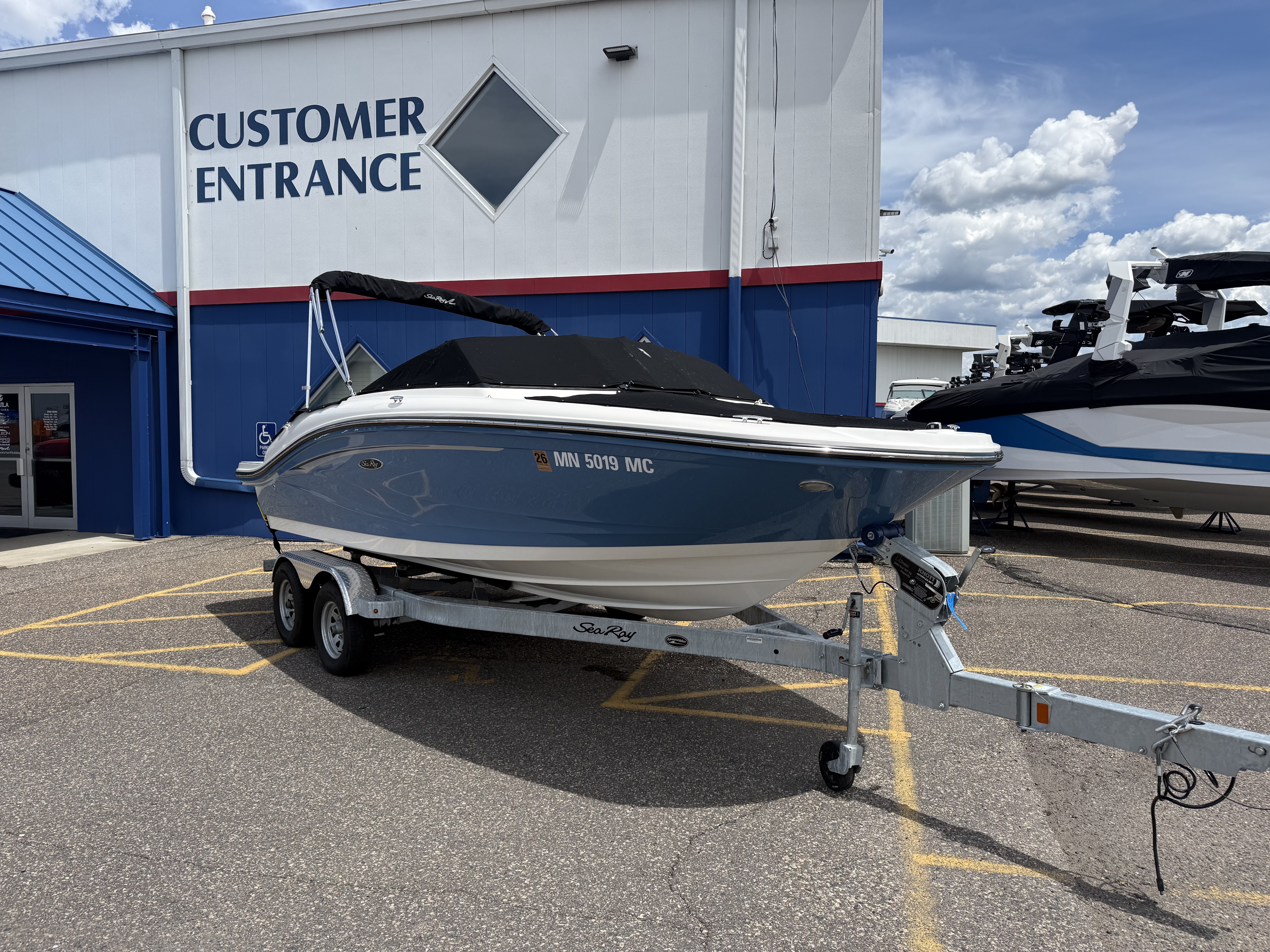 2021 Sea Ray SPX 190 in excelsior MN