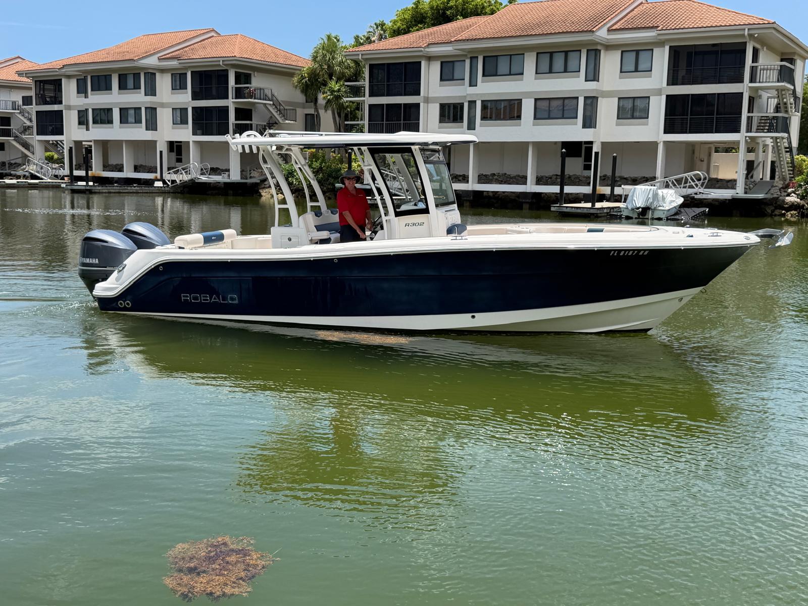 2017 Robalo R302 CENTER CONSOLE NAN in key largo FL