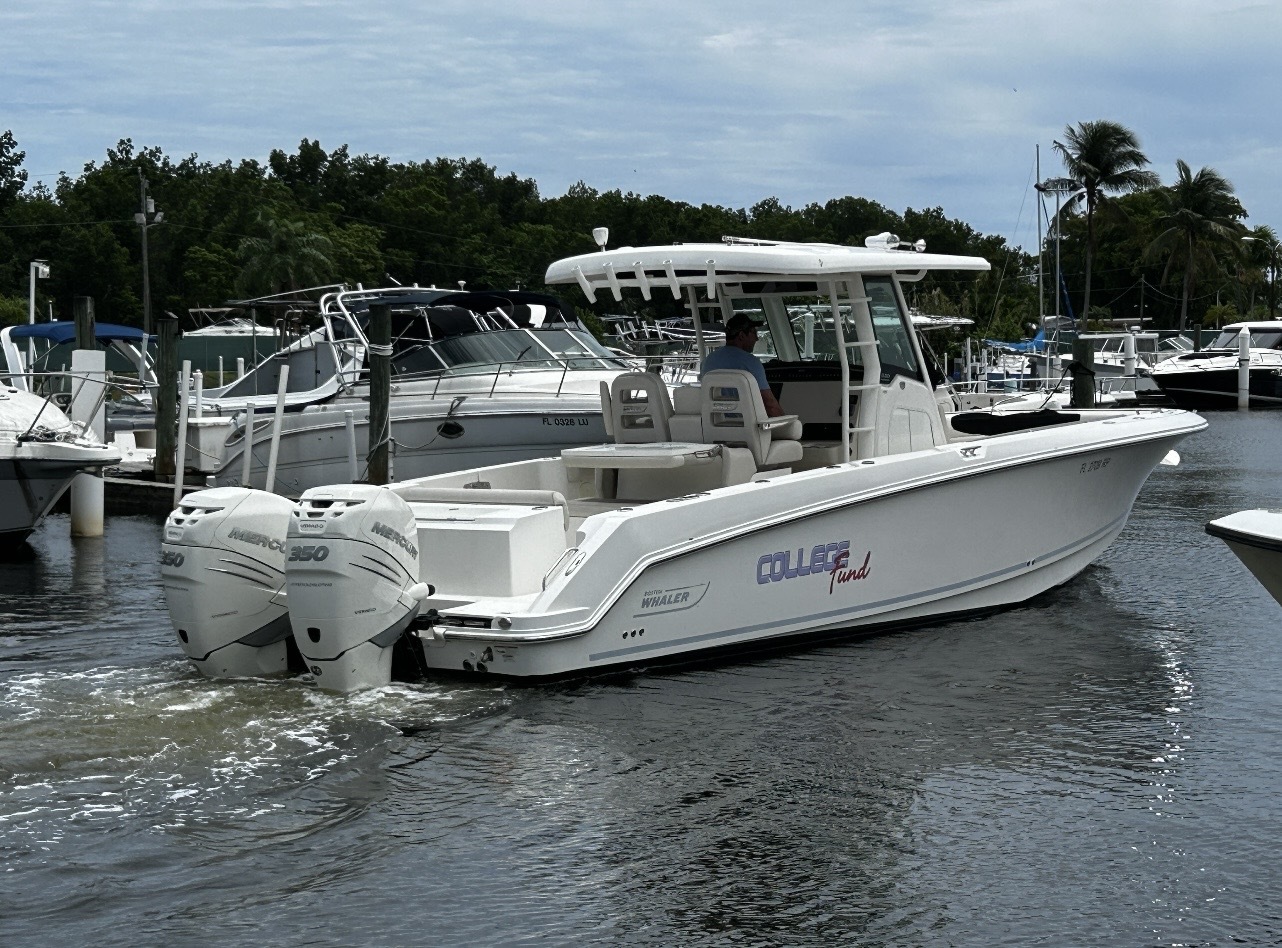 2018 Boston Whaler 330 OUTRAGE in pompano beach FL