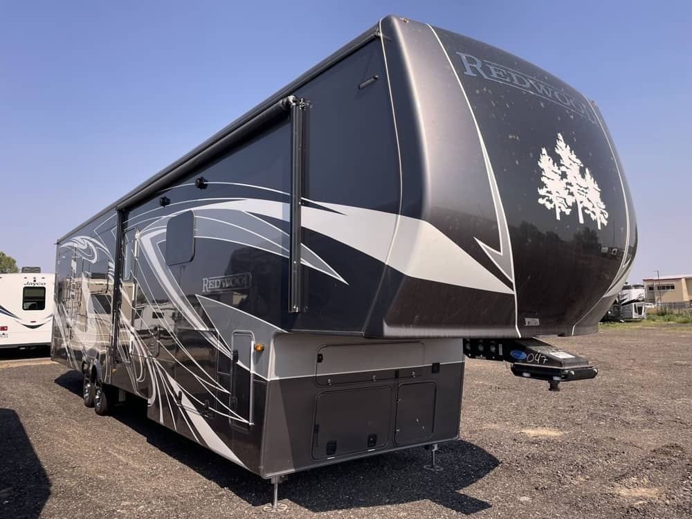 2025 Crossroads REDWOOD 415RD RV