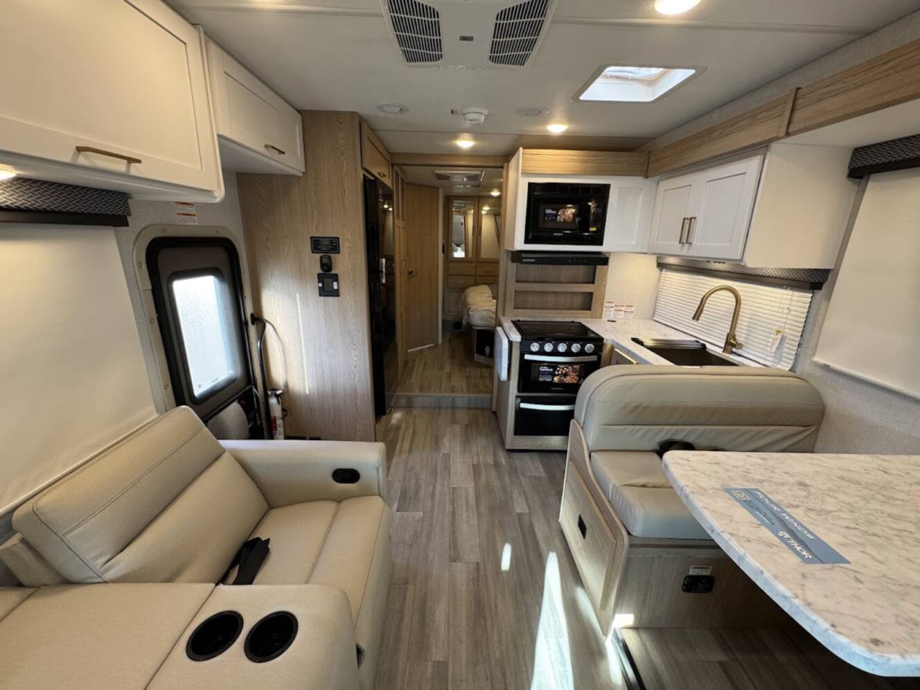 A photo of this 2026 Thor Motor Coach FOUR WINDS 29K
