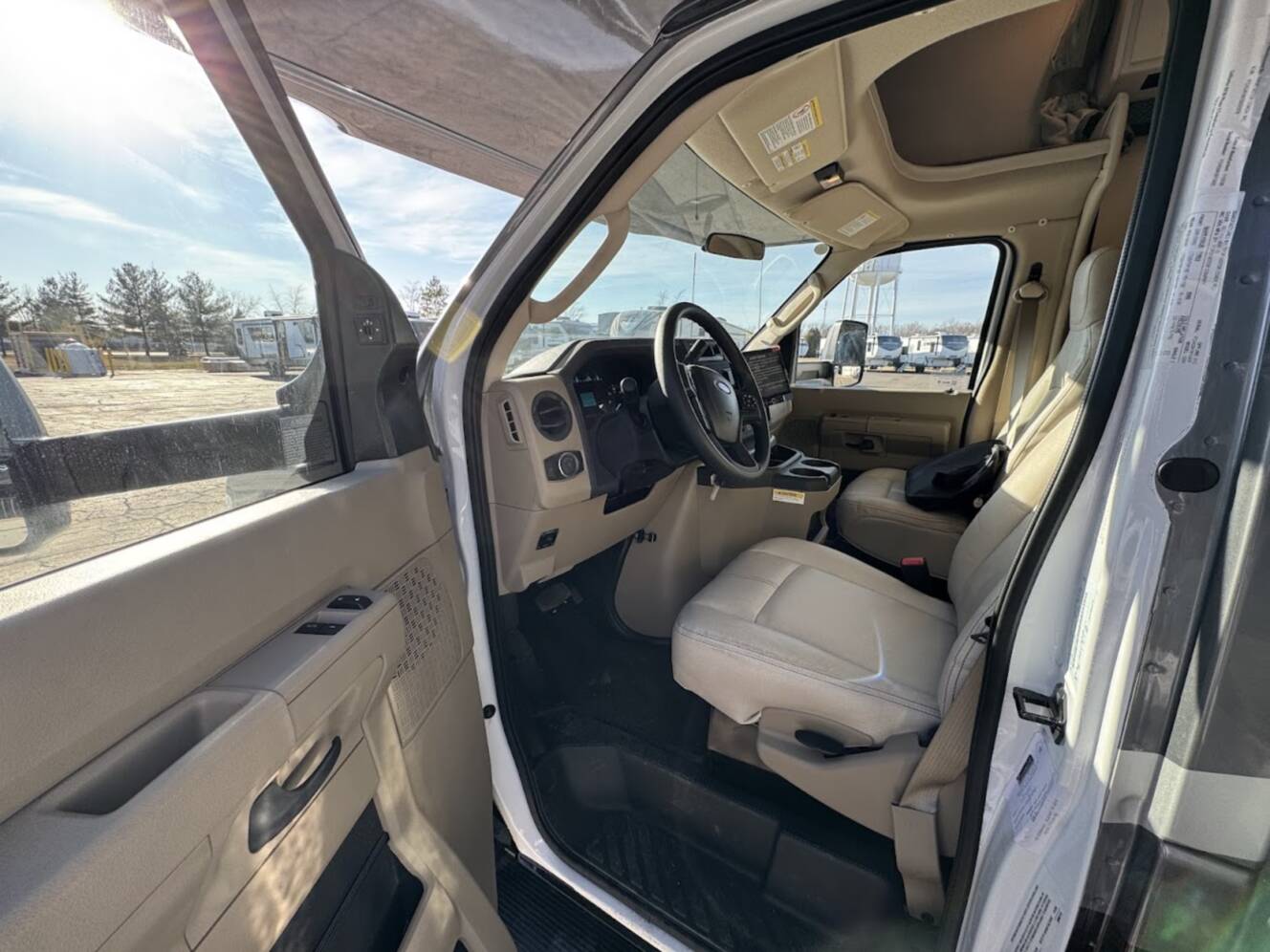 A photo of this 2026 Thor Motor Coach FOUR WINDS 29K