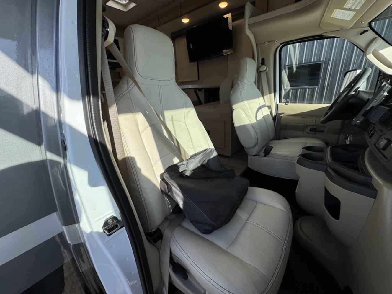 A photo of this 2026 Thor Motor Coach FOUR WINDS 29K