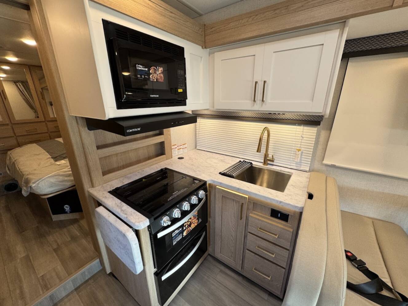 A photo of this 2026 Thor Motor Coach FOUR WINDS 29K
