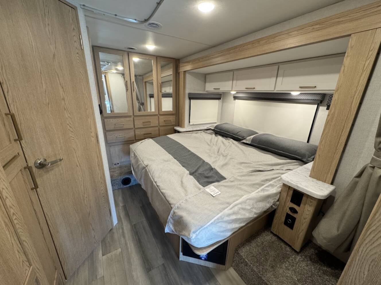 A photo of this 2026 Thor Motor Coach FOUR WINDS 29K