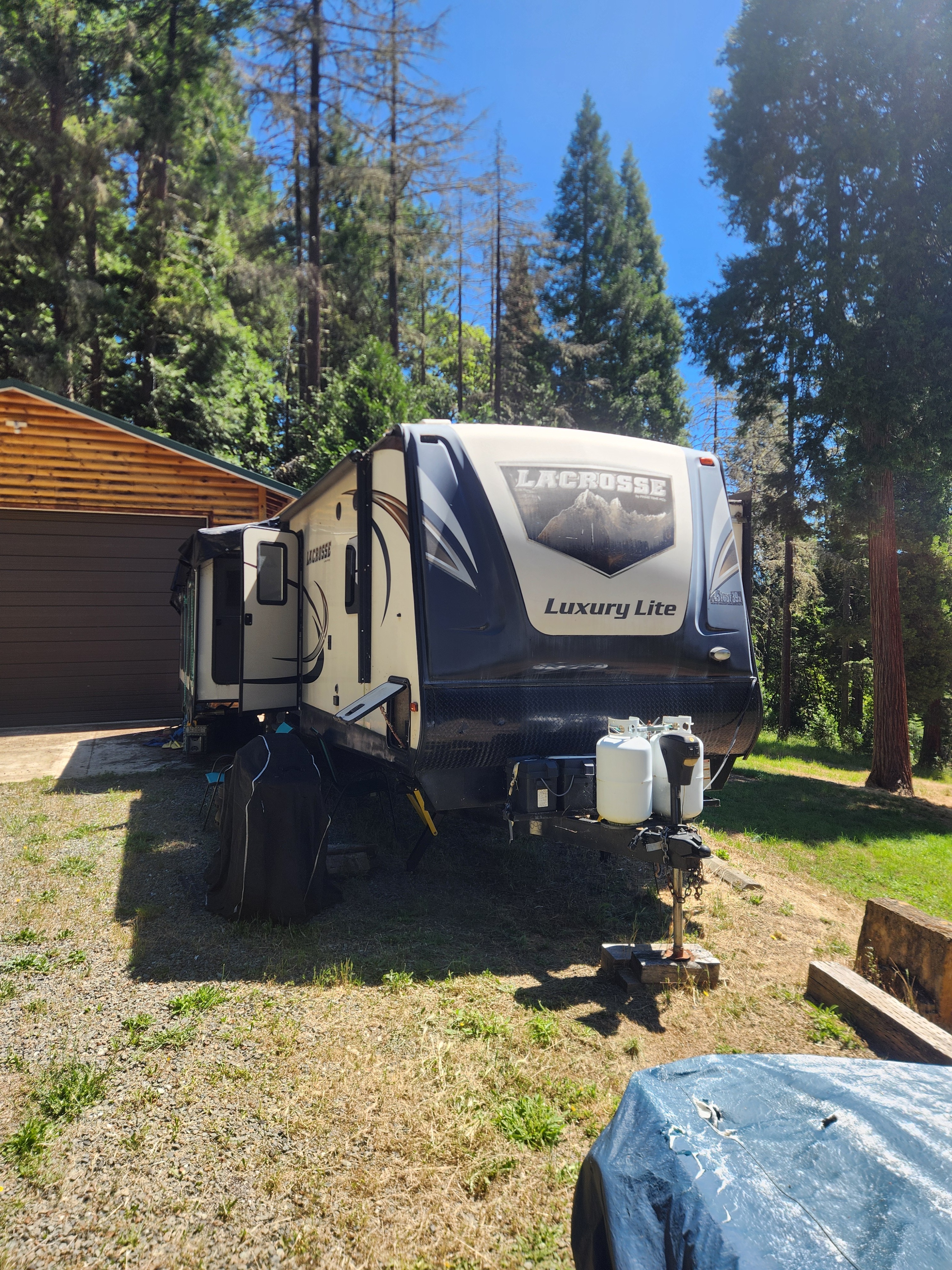 2017 Prime Time LACROSSE LUXURY LITE 327RES RV