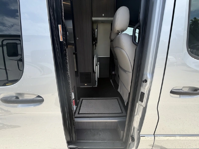 2023 AIRSTREAM INTERSTATE 24GT