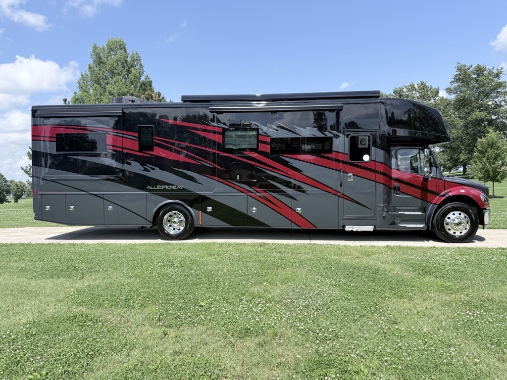 Fleetwood,holiday Rambler,jayco,newmar,tiffin Motorhomes,winnebago