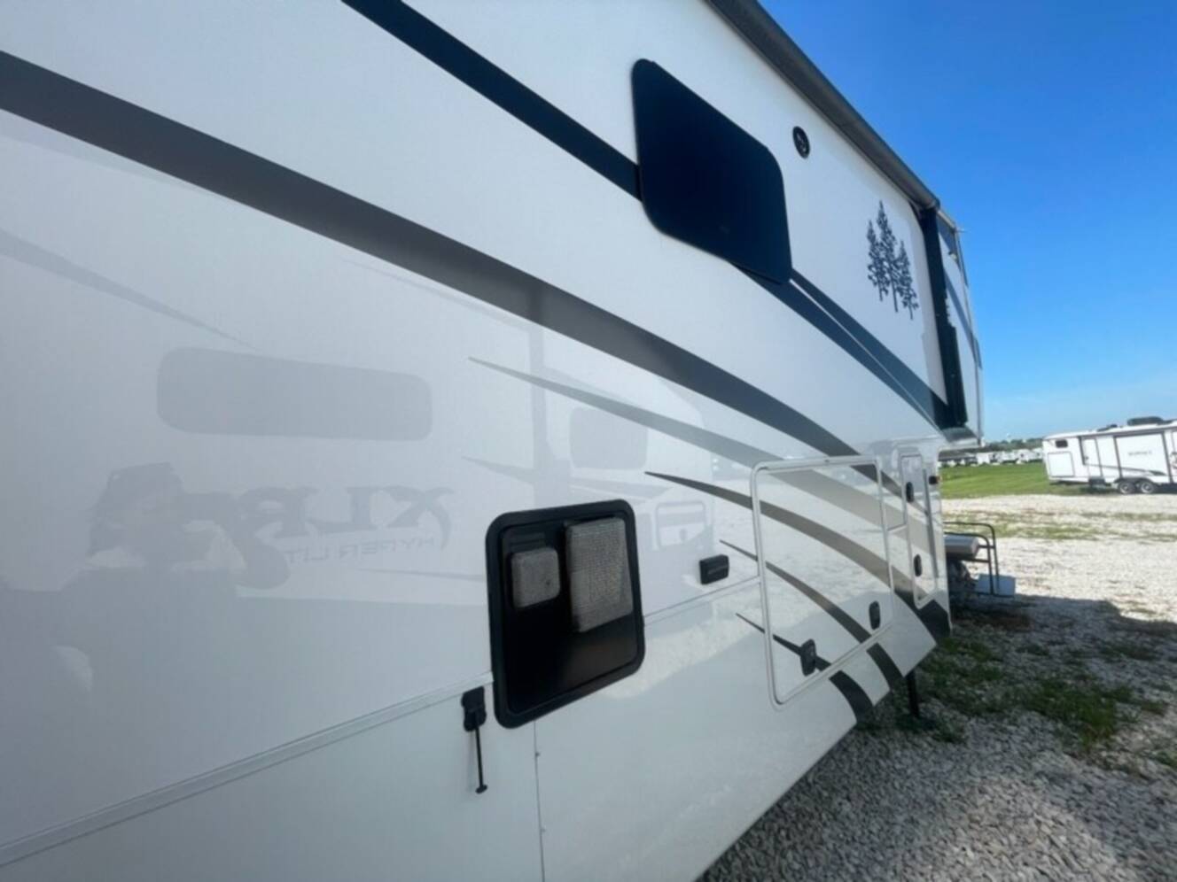 A photo of this 2021 Redwood REDWOOD 4001LK