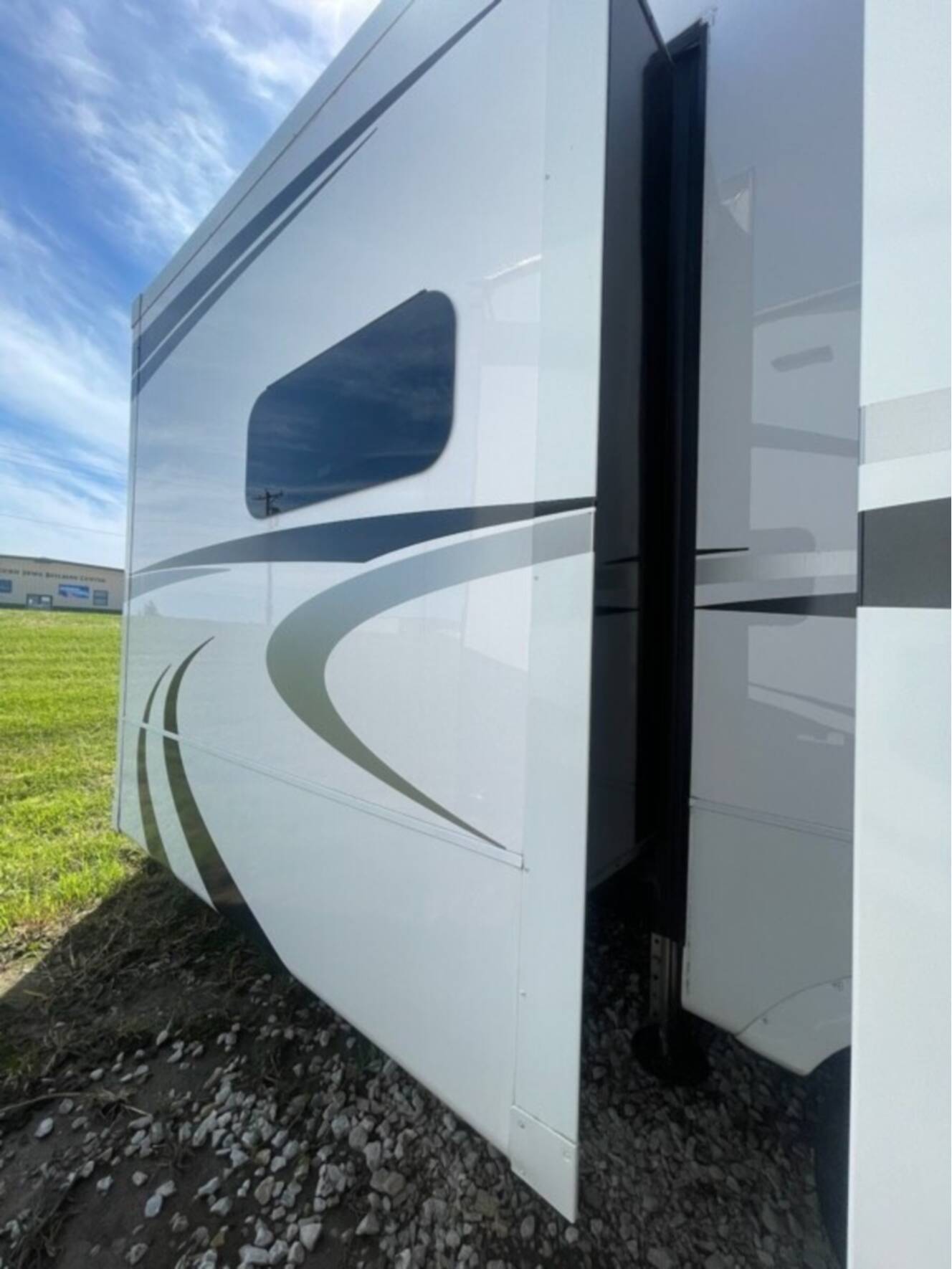 A photo of this 2021 Redwood REDWOOD 4001LK
